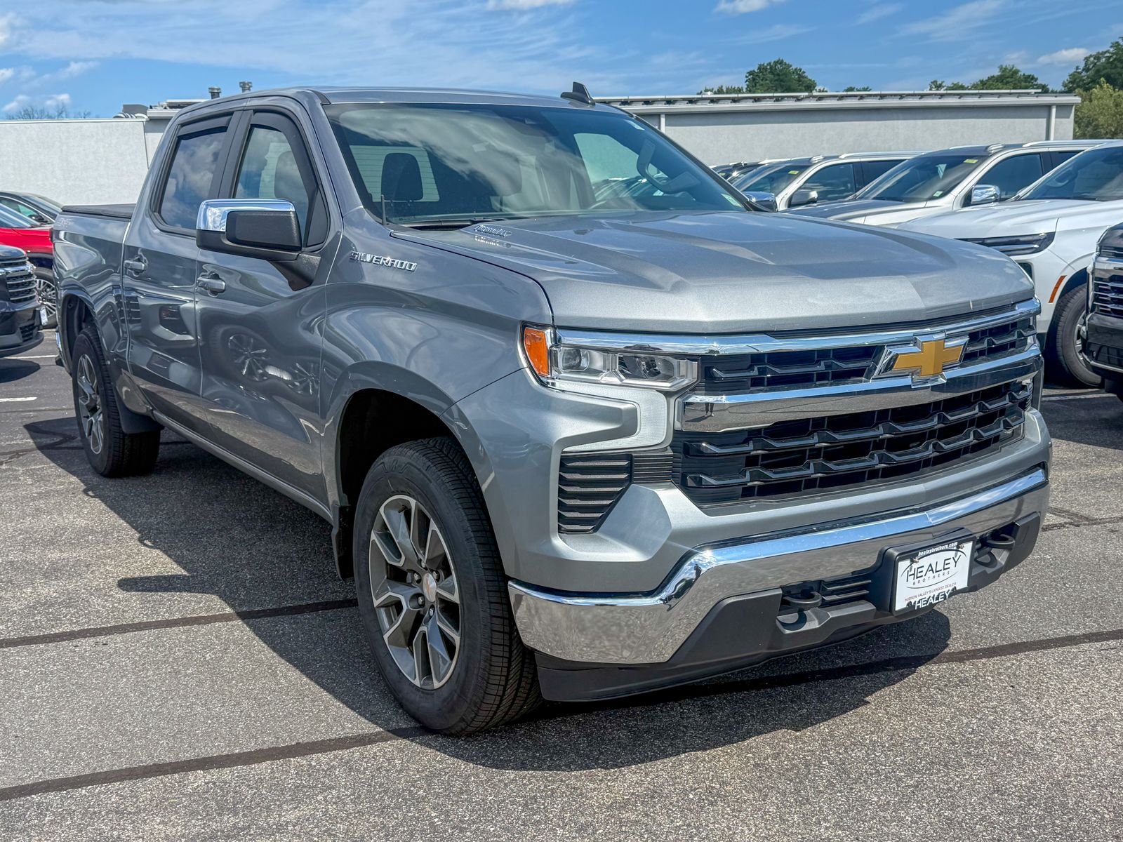 Photo view of 2025 Chevrolet Silverado 1500 in Gray