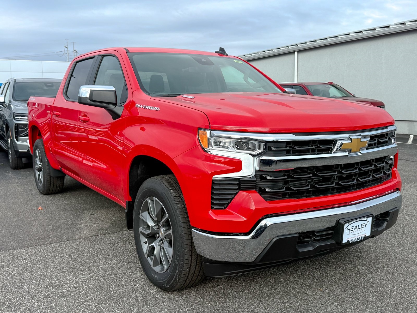 Photo view of 2025 Chevrolet Silverado 1500 in Red