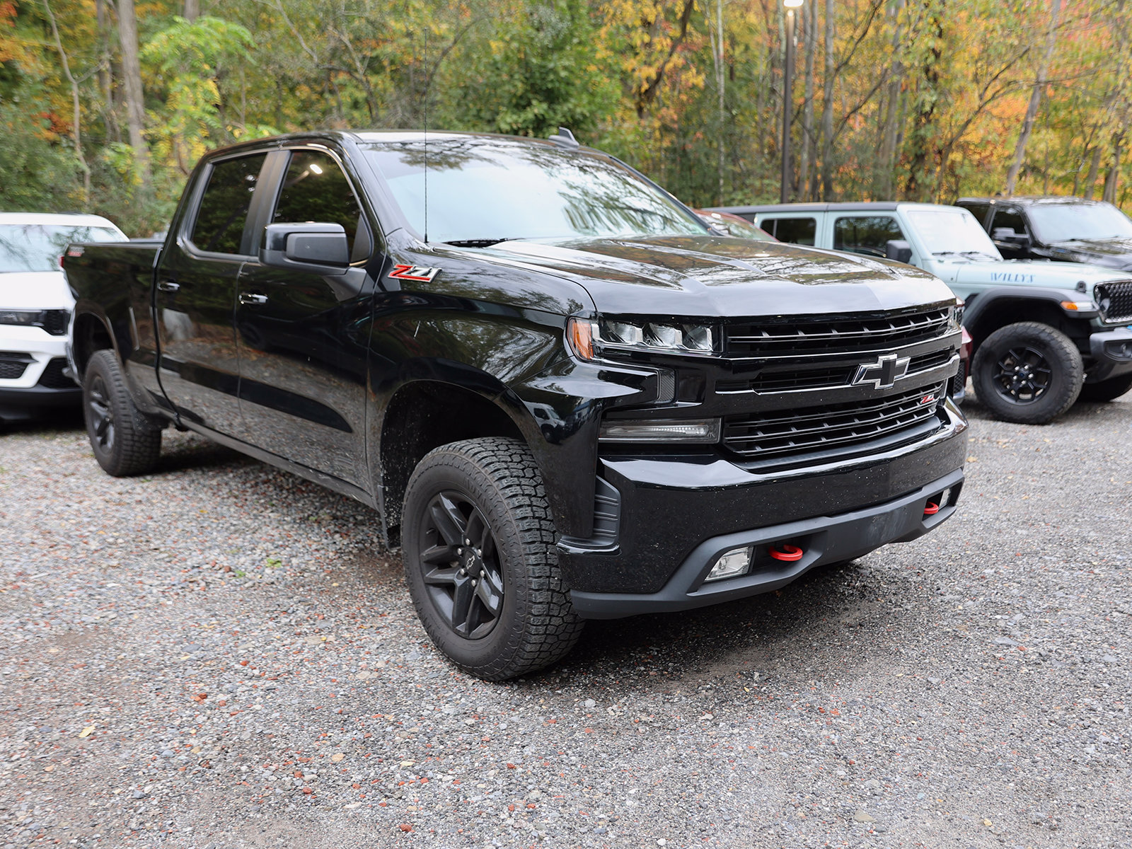 Photo view of 2020 Chevrolet Silverado 1500 in Black