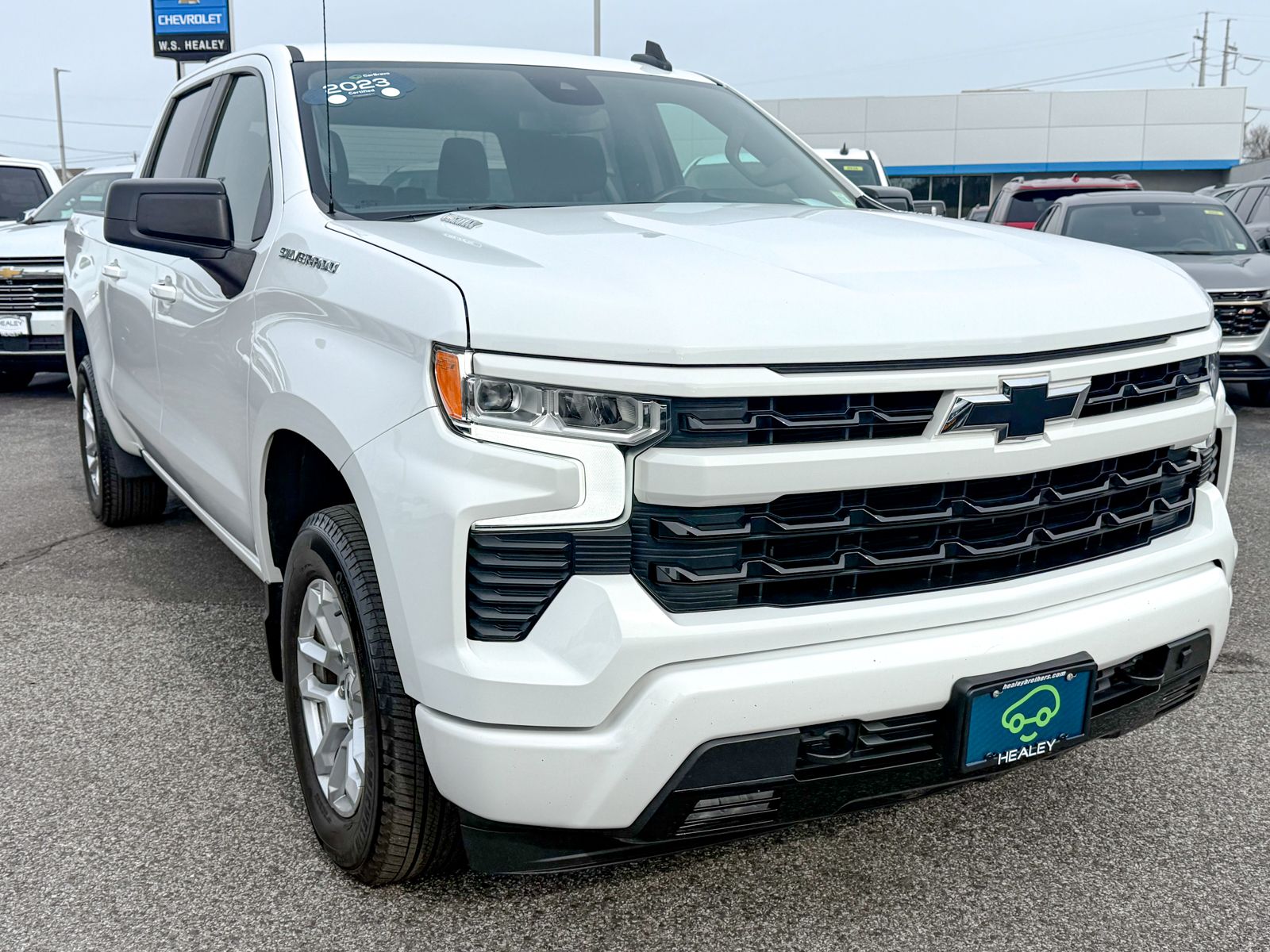 Photo view of 2023 Chevrolet Silverado 1500 in White