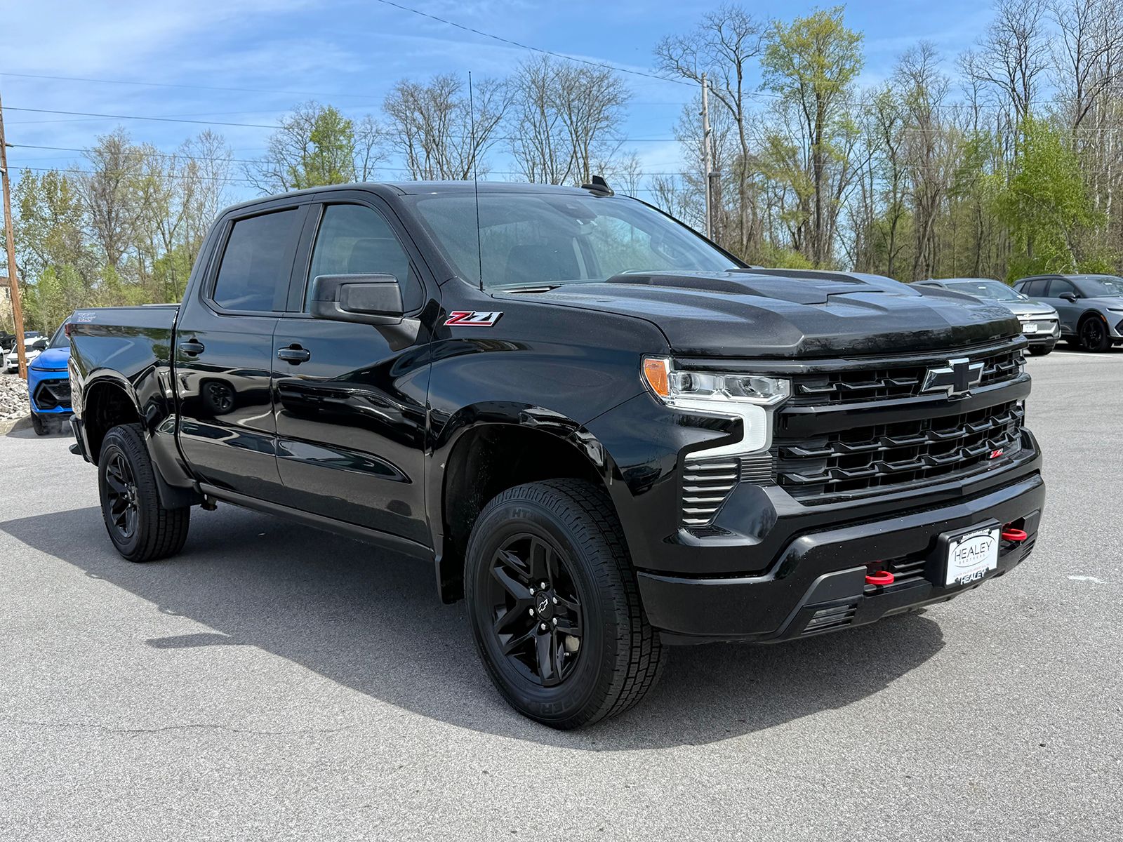 Photo view of 2023 Chevrolet Silverado 1500 in Black