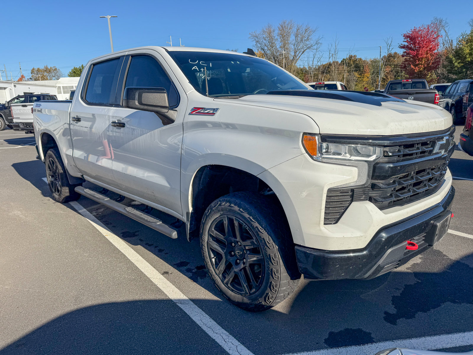 Photo view of 2024 Chevrolet Silverado 1500 in White