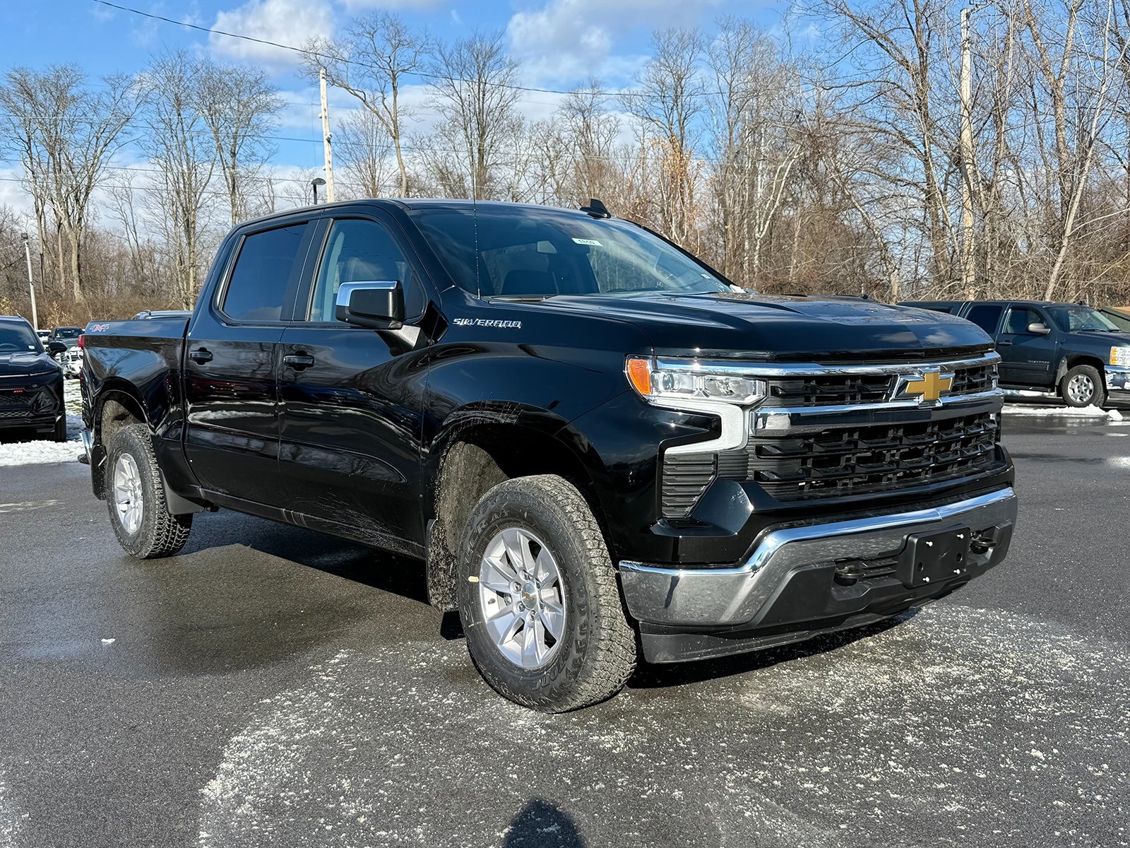 Photo view of 2026 Chevrolet Silverado 1500 in Black