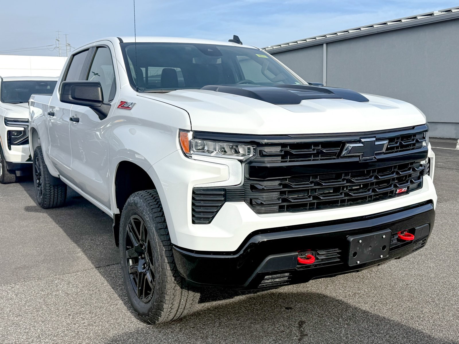 Photo view of 2026 Chevrolet Silverado 1500 in White