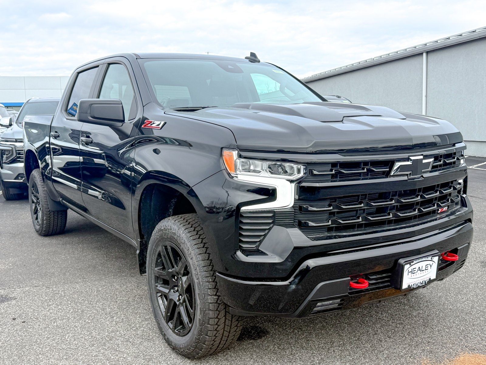 Photo view of 2026 Chevrolet Silverado 1500 in Black