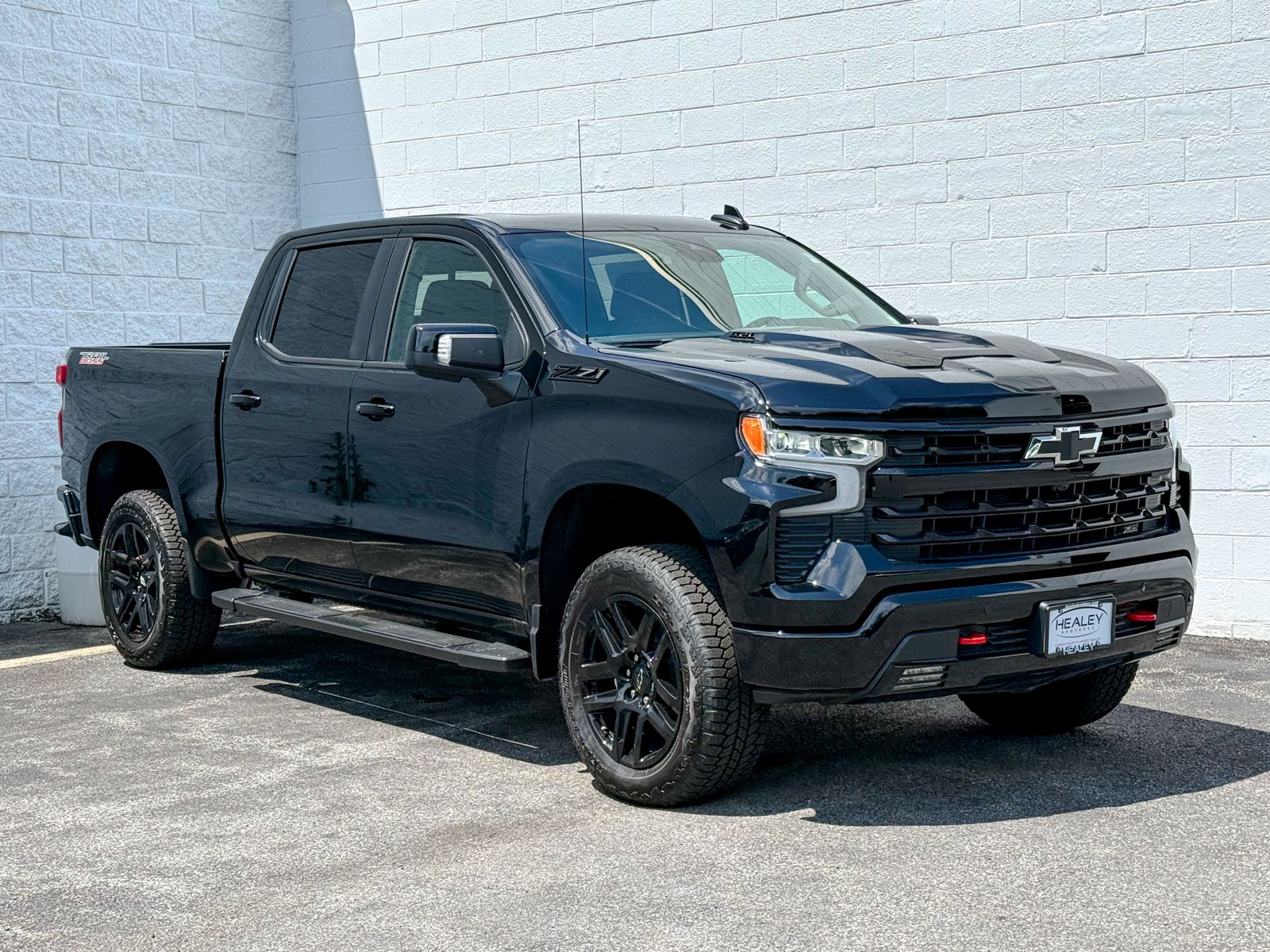 Photo view of 2026 Chevrolet Silverado 1500 in Black