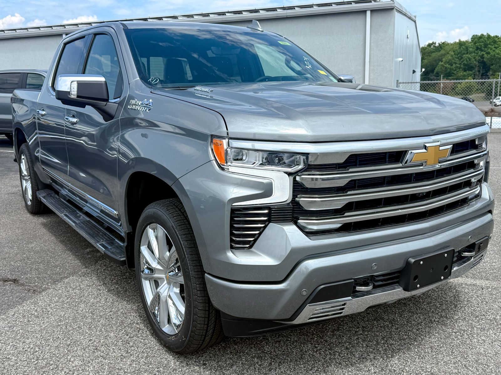 Photo view of 2026 Chevrolet Silverado 1500 in Gray