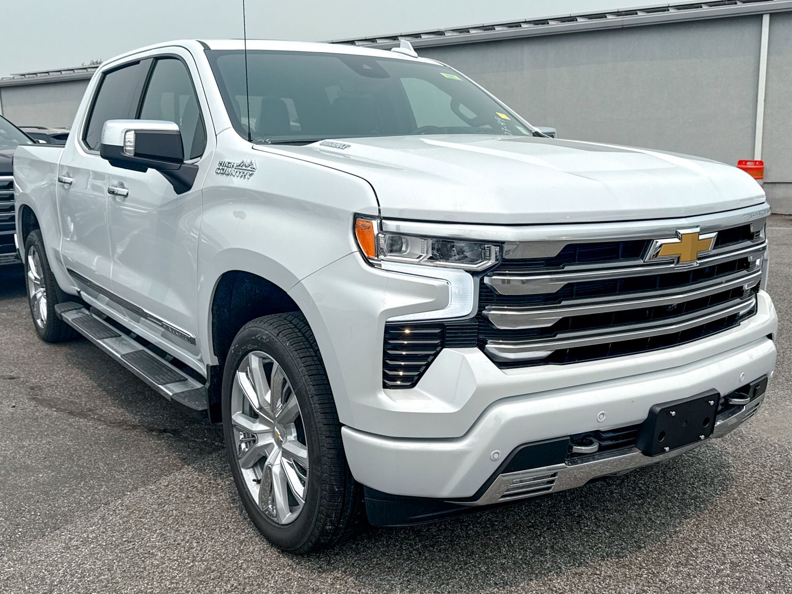 Photo view of 2026 Chevrolet Silverado 1500 in White