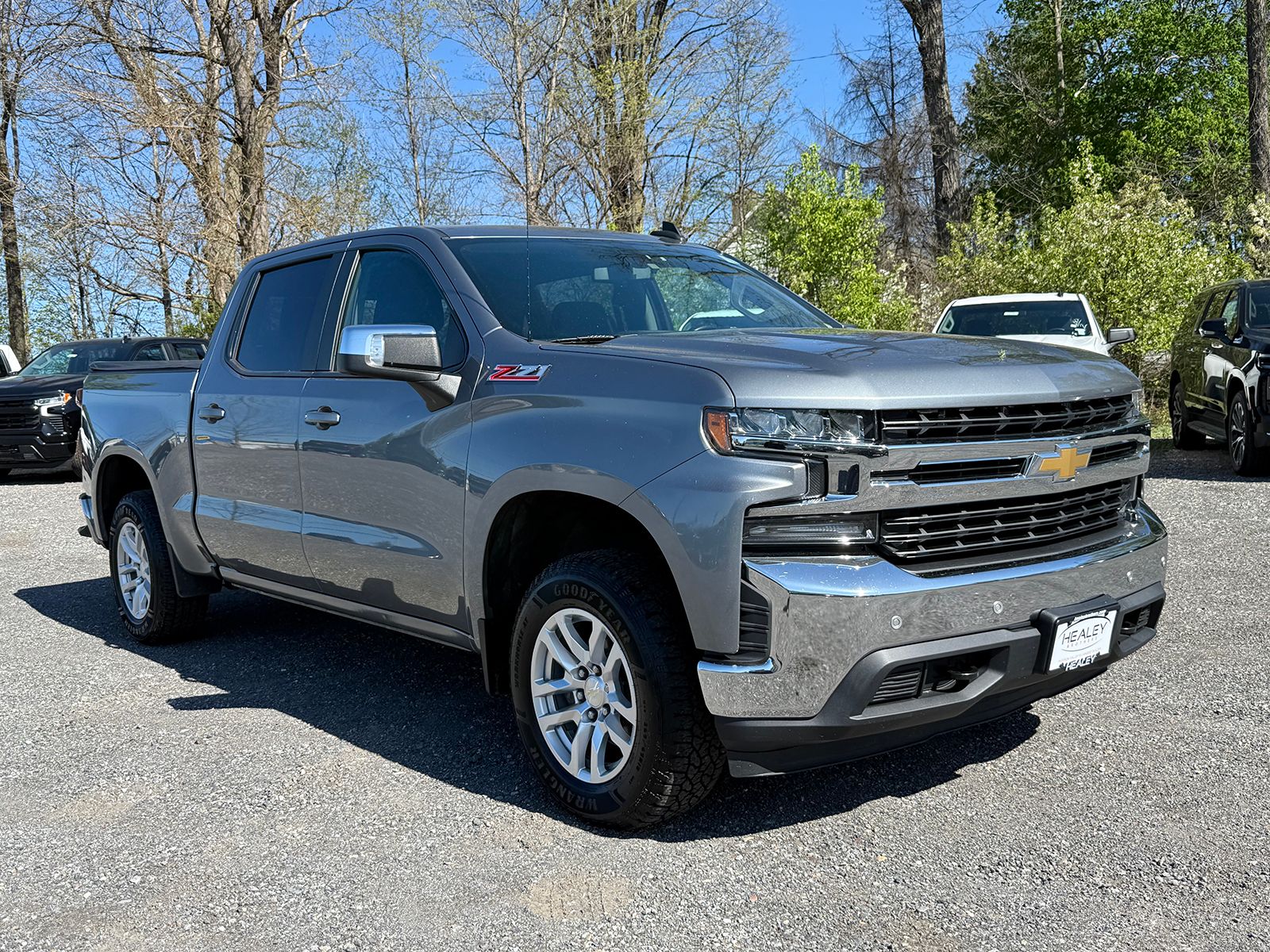 Photo view of 2020 Chevrolet Silverado 1500 in Gray