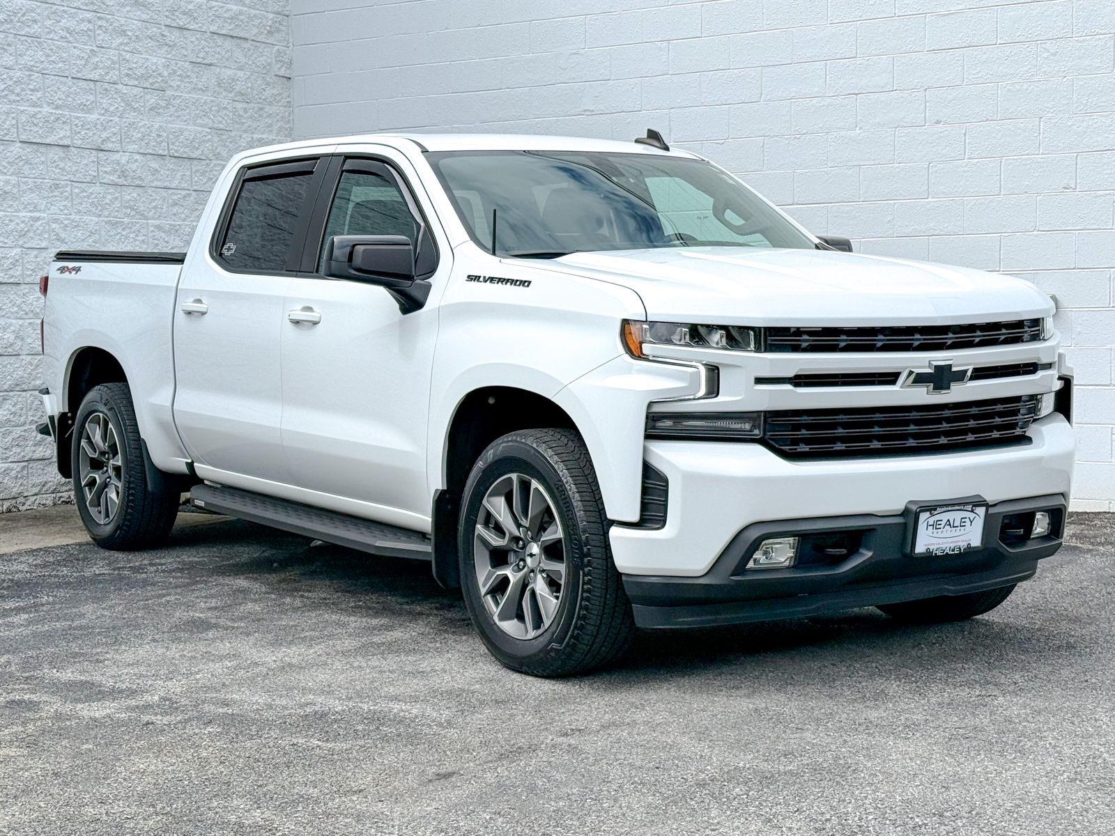 Photo view of 2021 Chevrolet Silverado 1500 in White