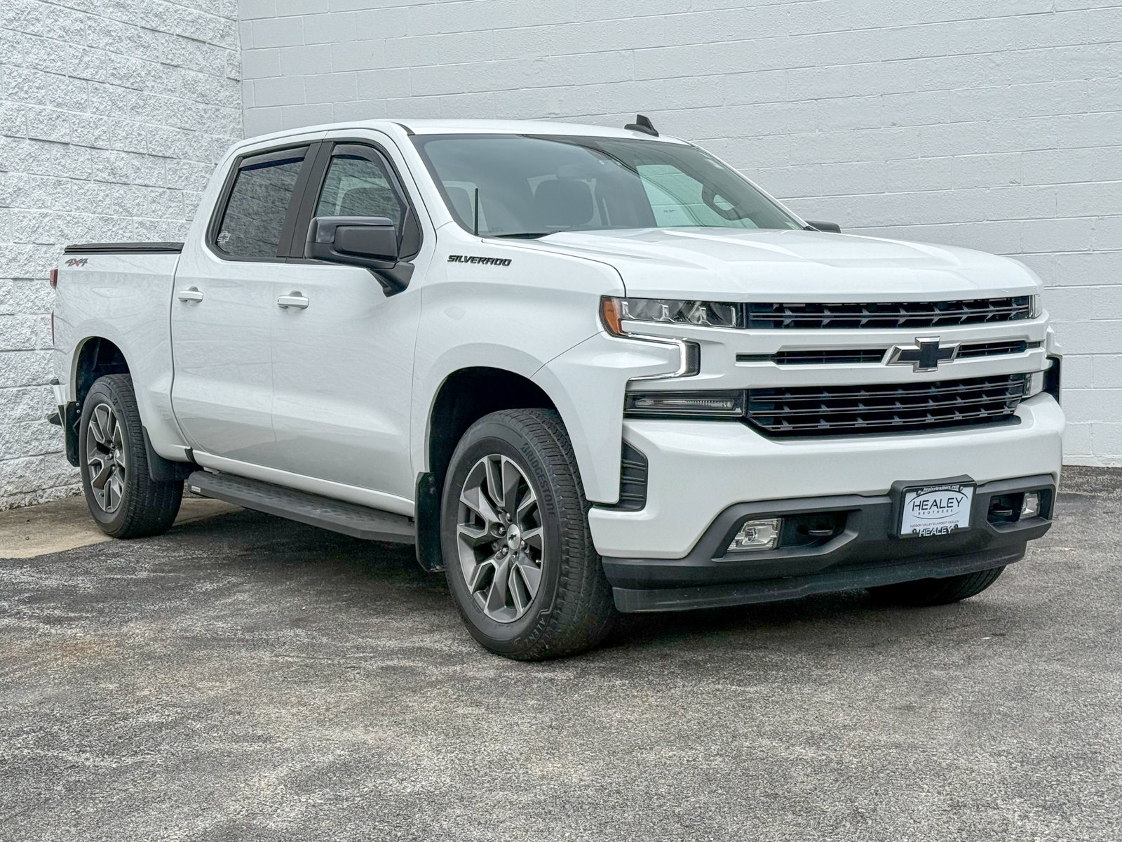 Photo view of 2021 Chevrolet Silverado 1500 in White