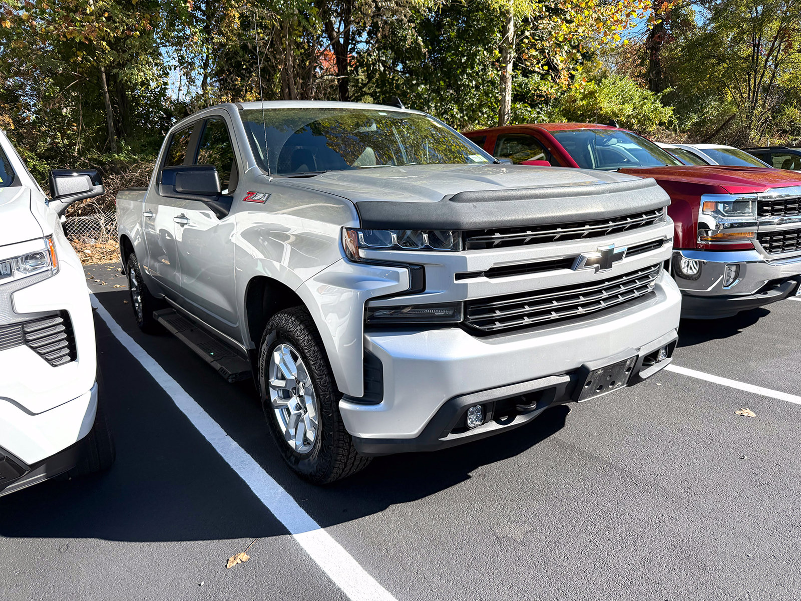 Photo view of 2019 Chevrolet Silverado 1500 in Gray