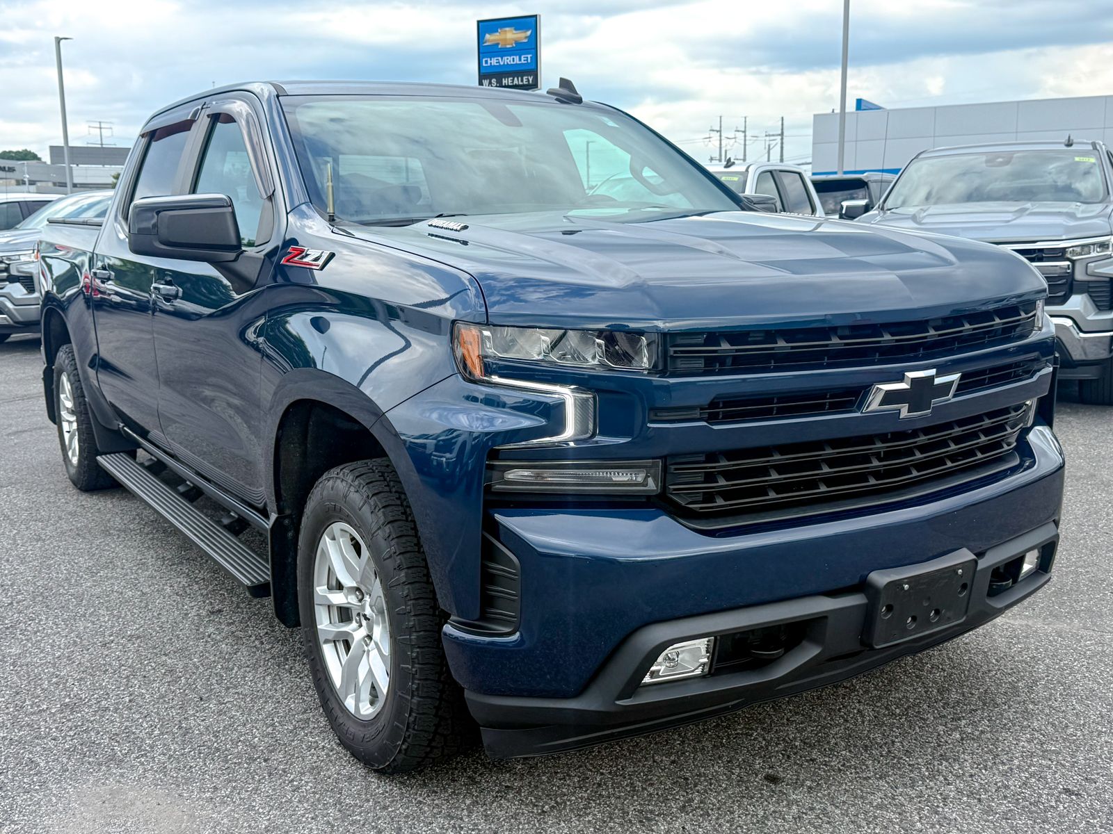 Photo view of 2021 Chevrolet Silverado 1500 in Blue