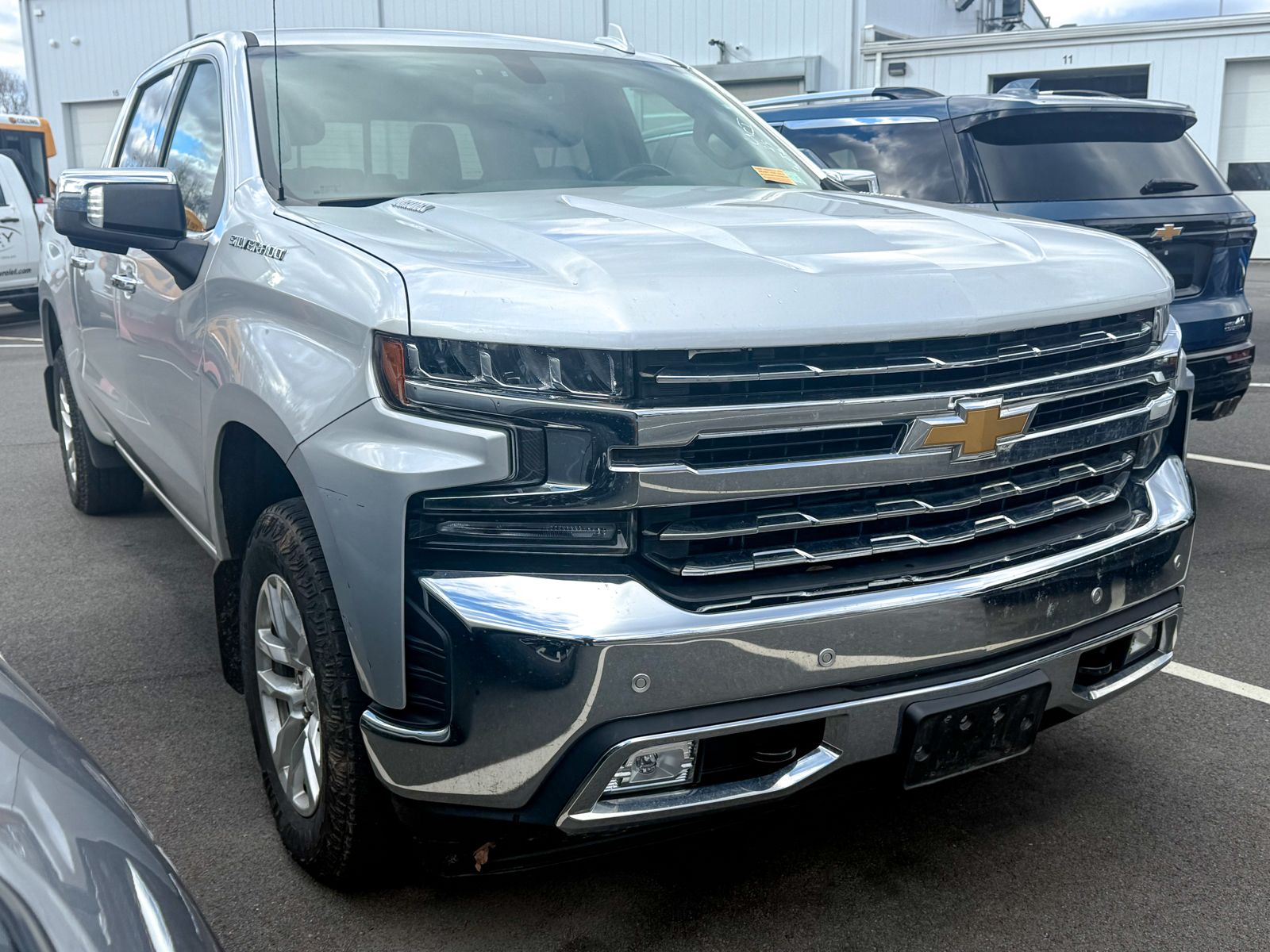 Photo view of 2020 Chevrolet Silverado 1500 in Gray