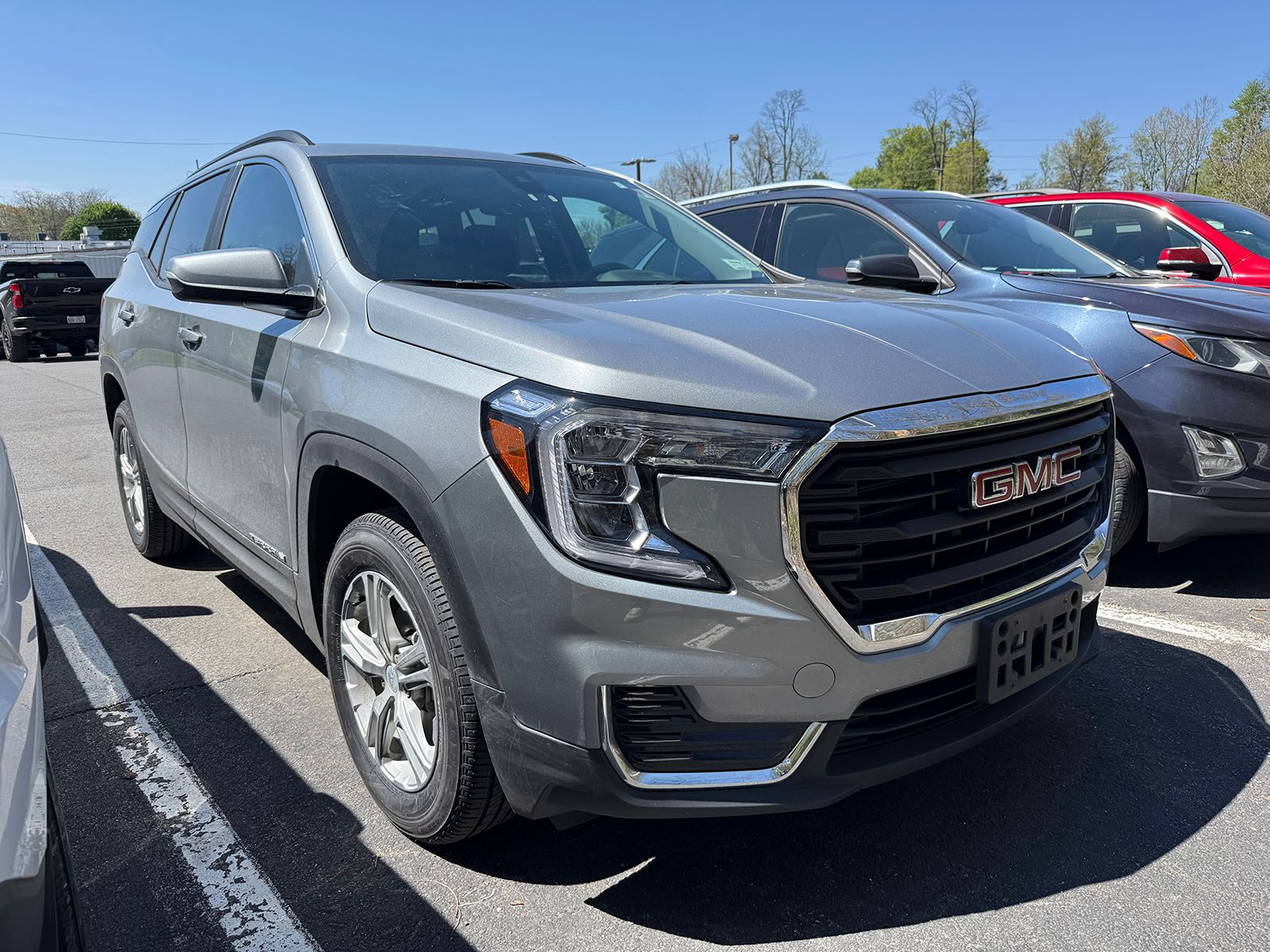 Photo view of 2023 GMC Terrain in Gray