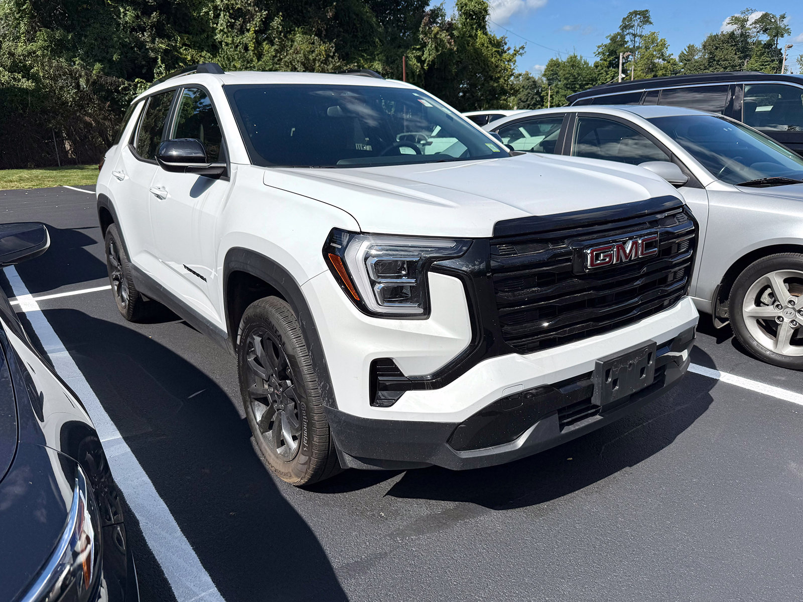 Photo view of 2026 GMC Terrain in White