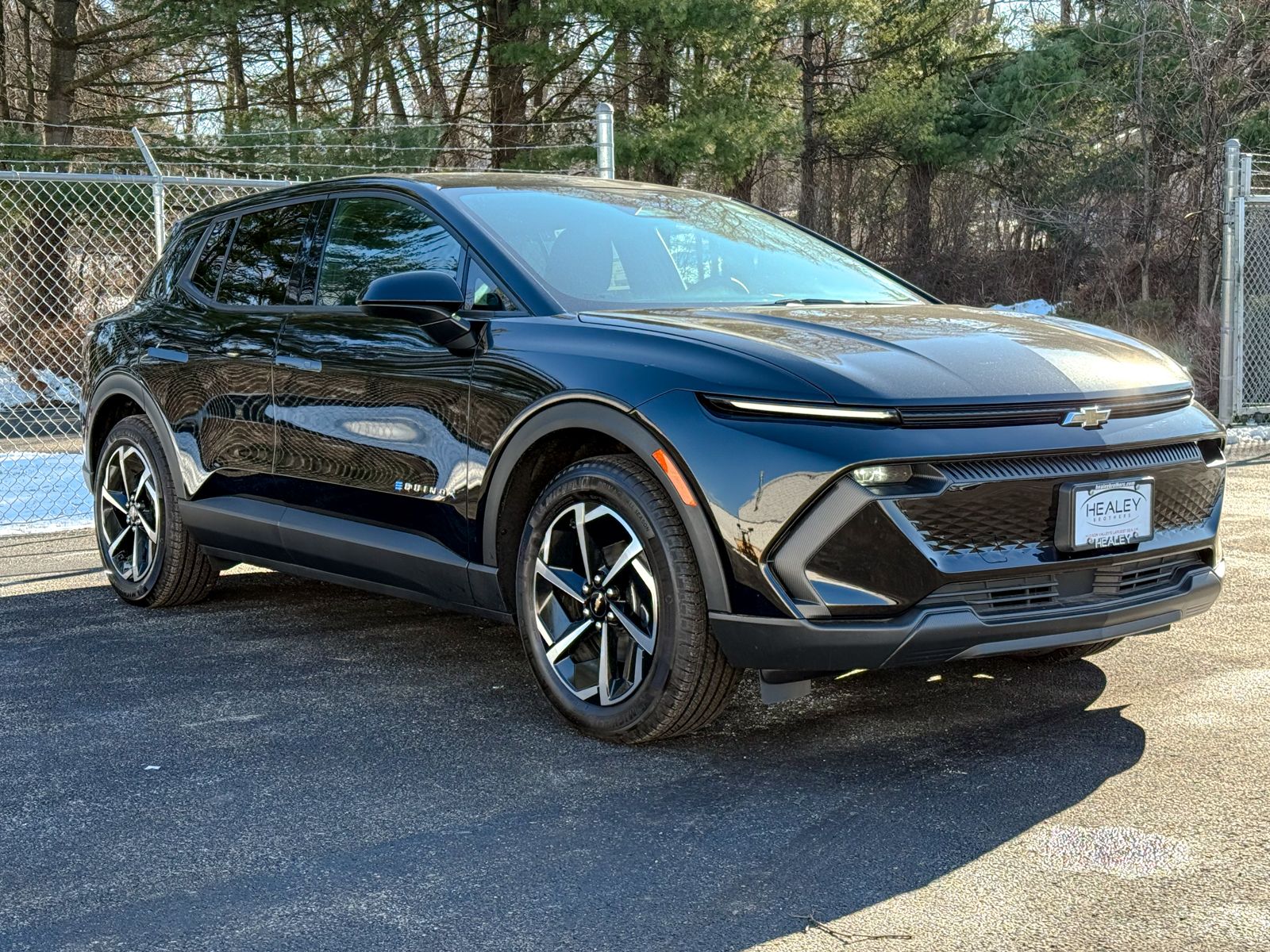Photo view of 2026 Chevrolet Equinox EV in Black