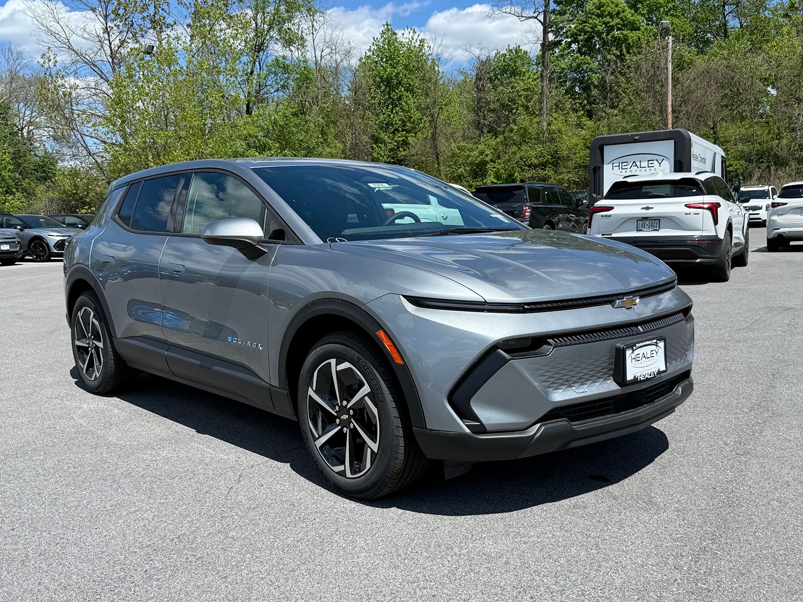 Photo view of 2026 Chevrolet Equinox EV in Gray
