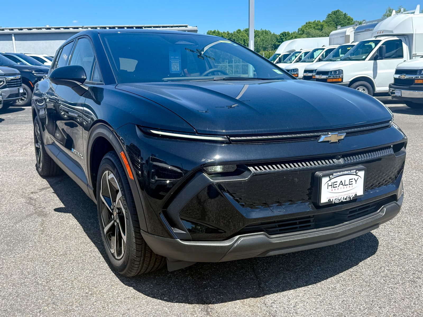 Photo view of 2026 Chevrolet Equinox EV in Black