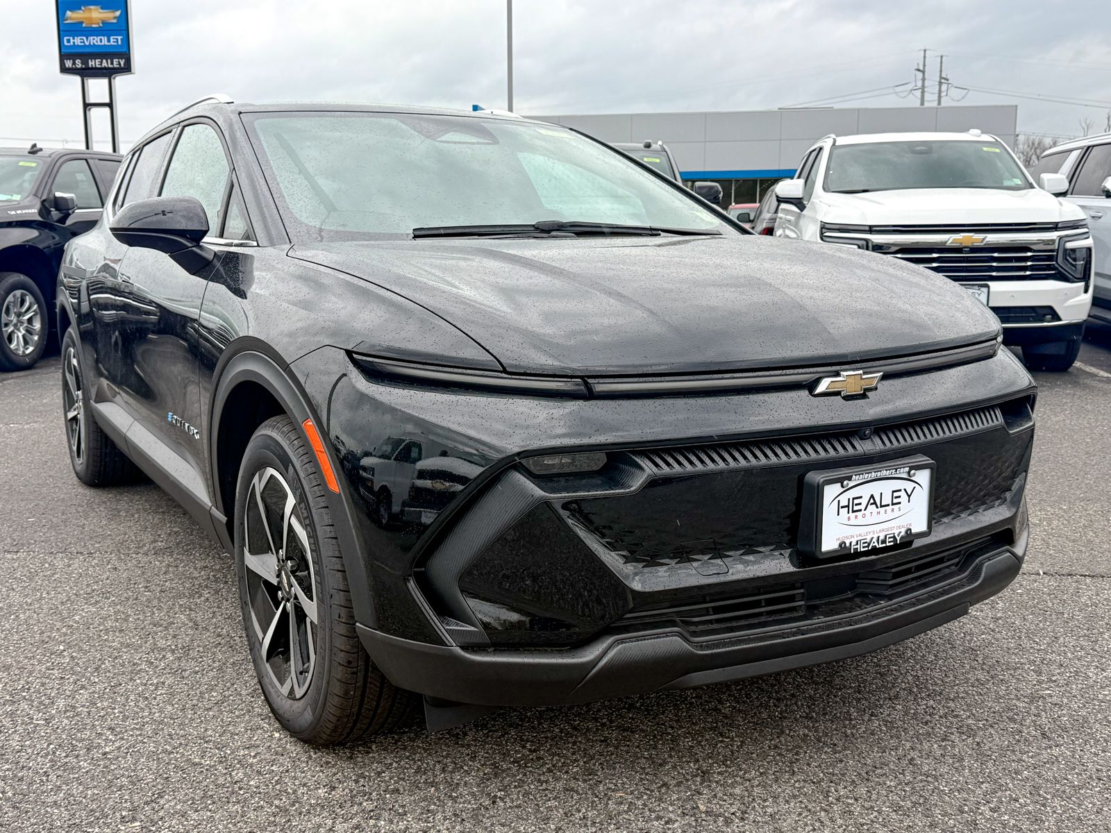 Photo view of 2026 Chevrolet Equinox EV in 