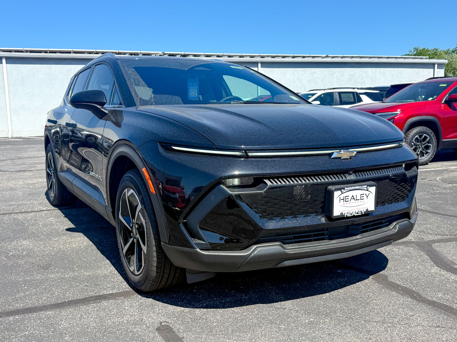 Photo view of 2026 Chevrolet Equinox EV in 