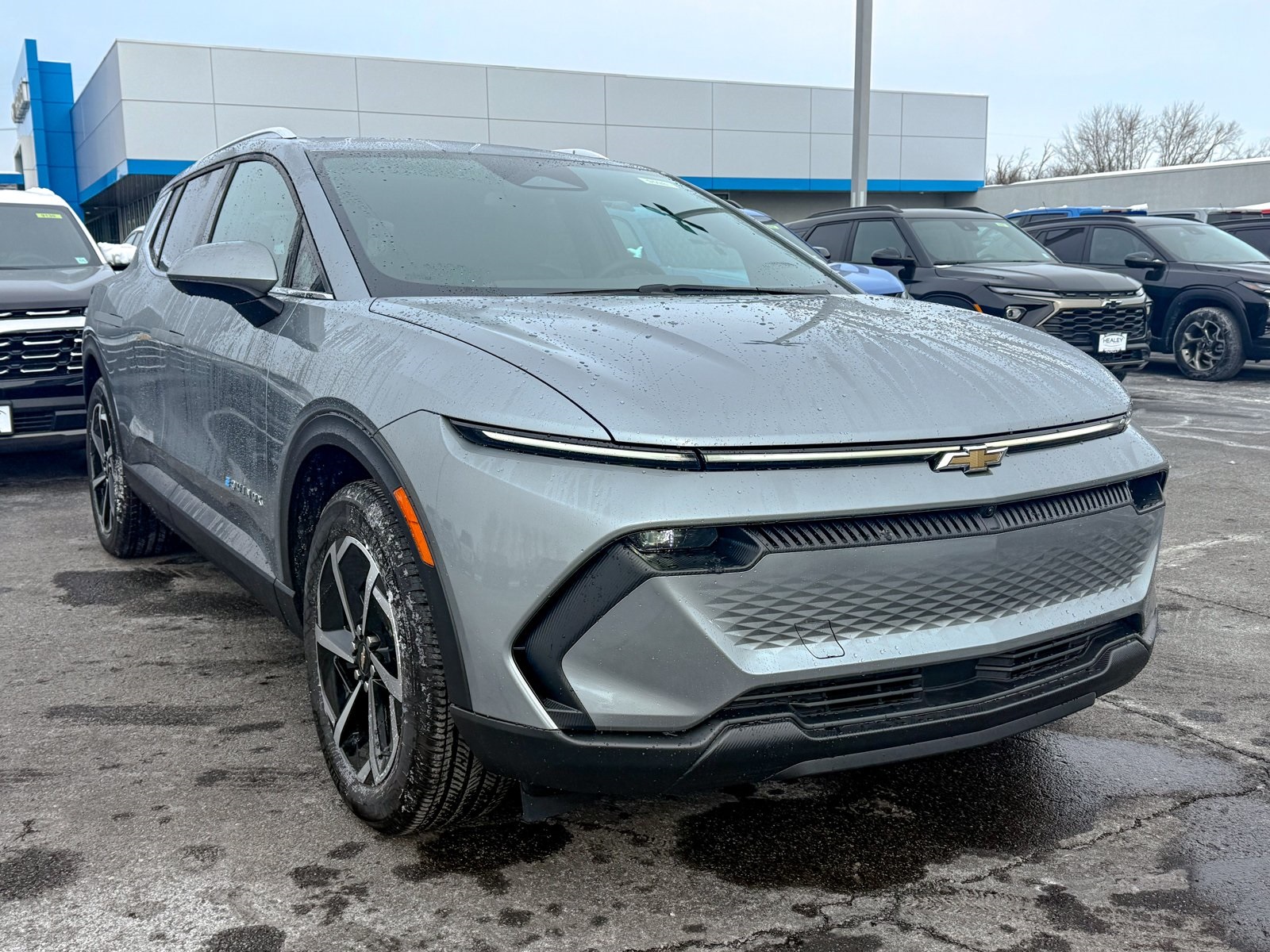 Photo view of 2026 Chevrolet Equinox EV in 