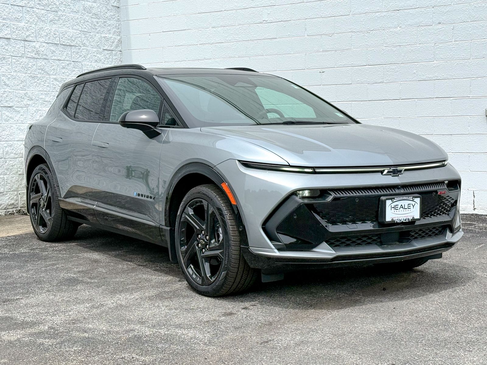 Photo view of 2025 Chevrolet Equinox EV in Gray