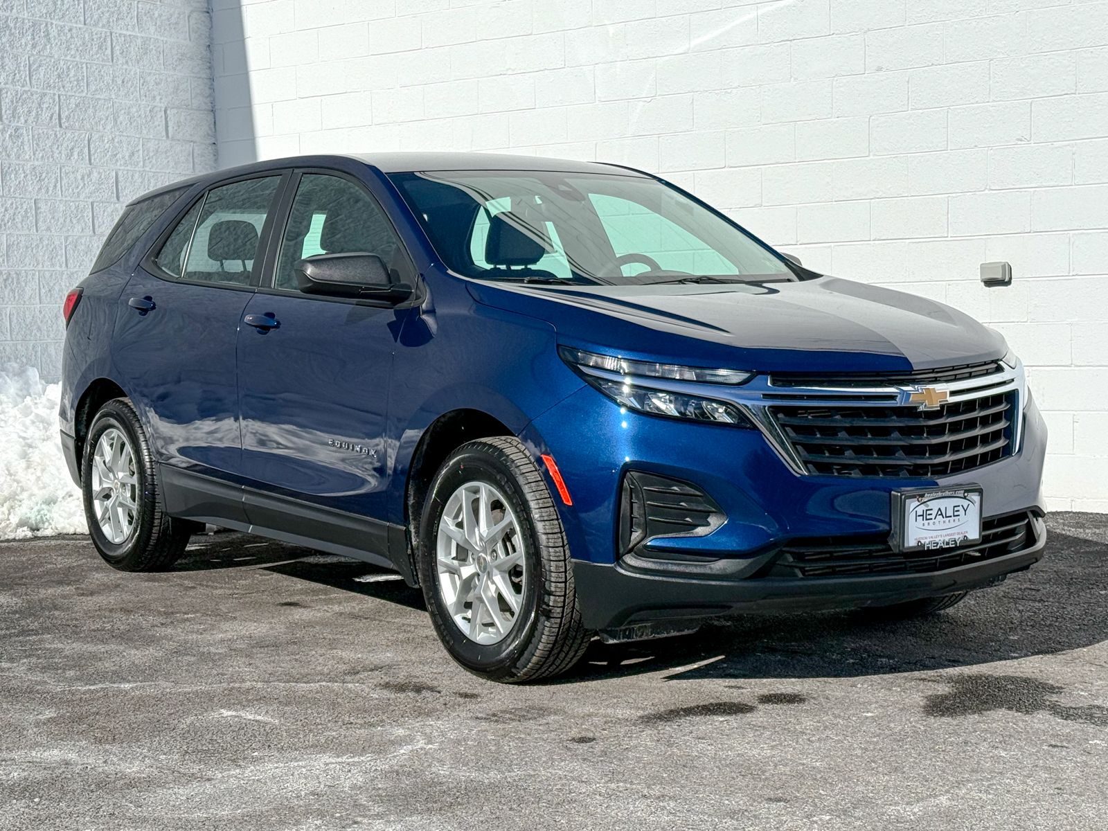 Photo view of 2022 Chevrolet Equinox in Blue