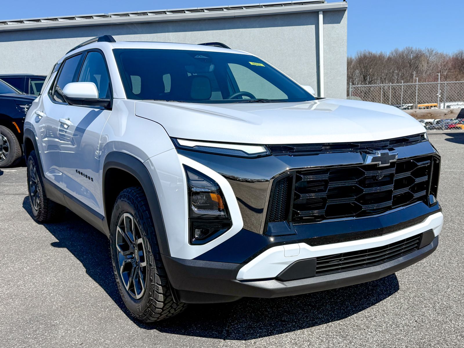 Photo view of 2026 Chevrolet Equinox in White