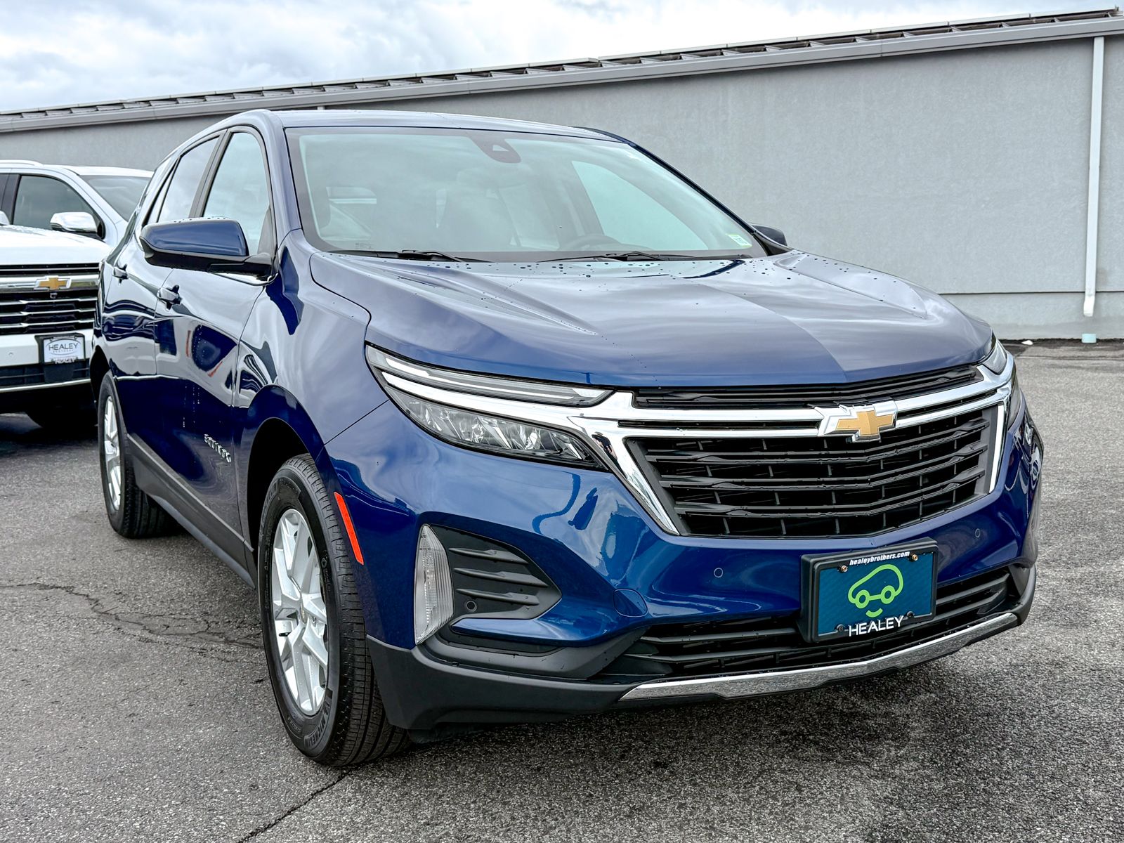 Photo view of 2023 Chevrolet Equinox in Blue