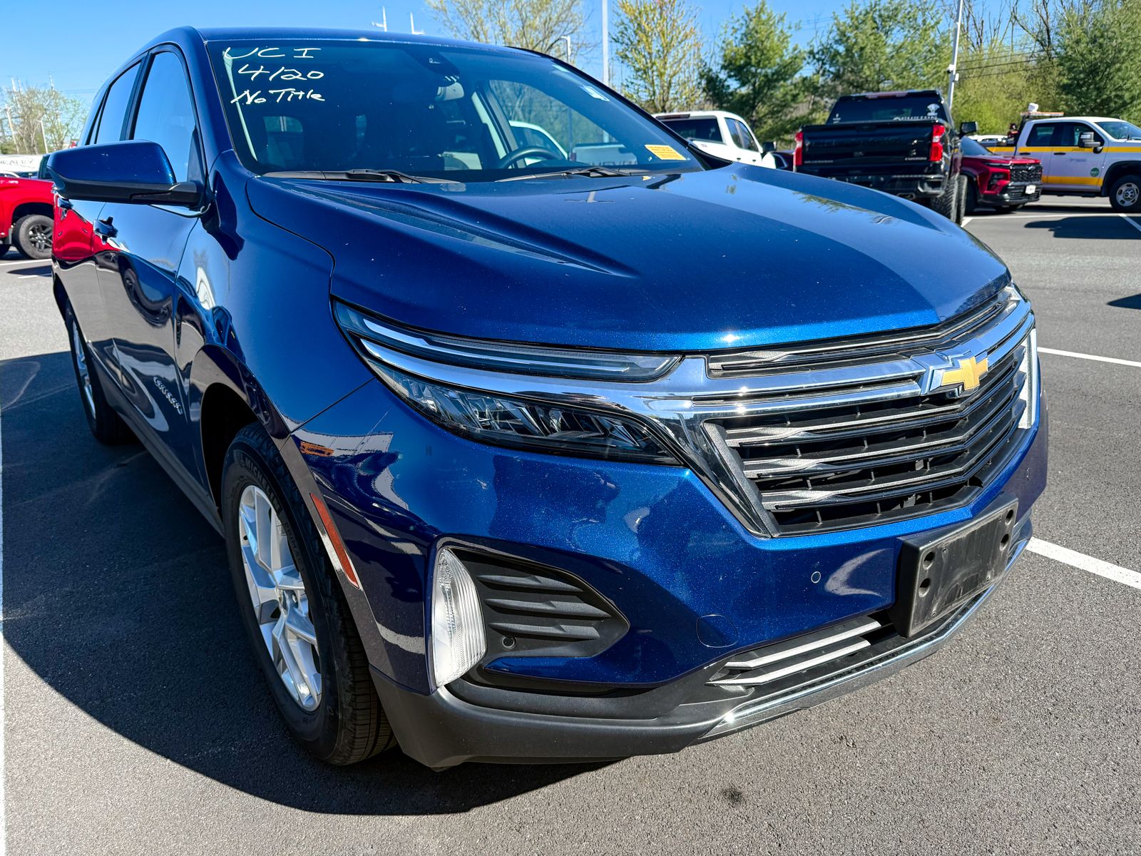 Photo view of 2023 Chevrolet Equinox in Blue