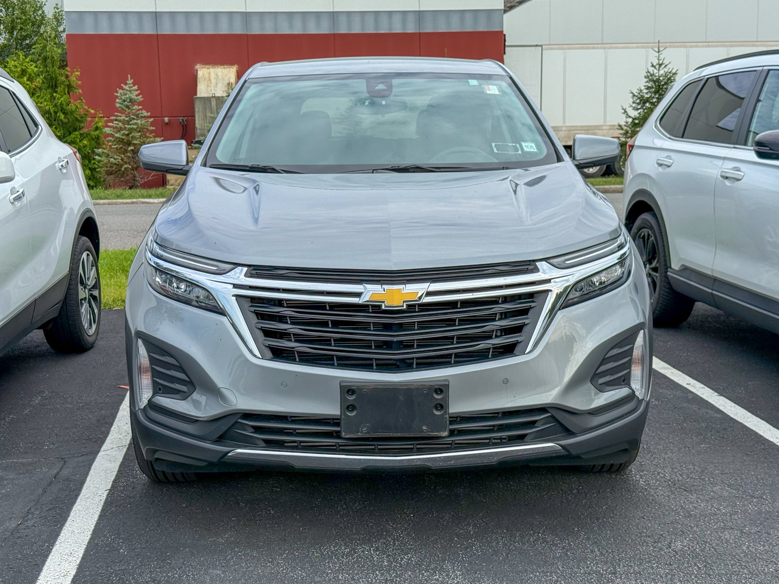 Photo view of 2023 Chevrolet Equinox in Gray