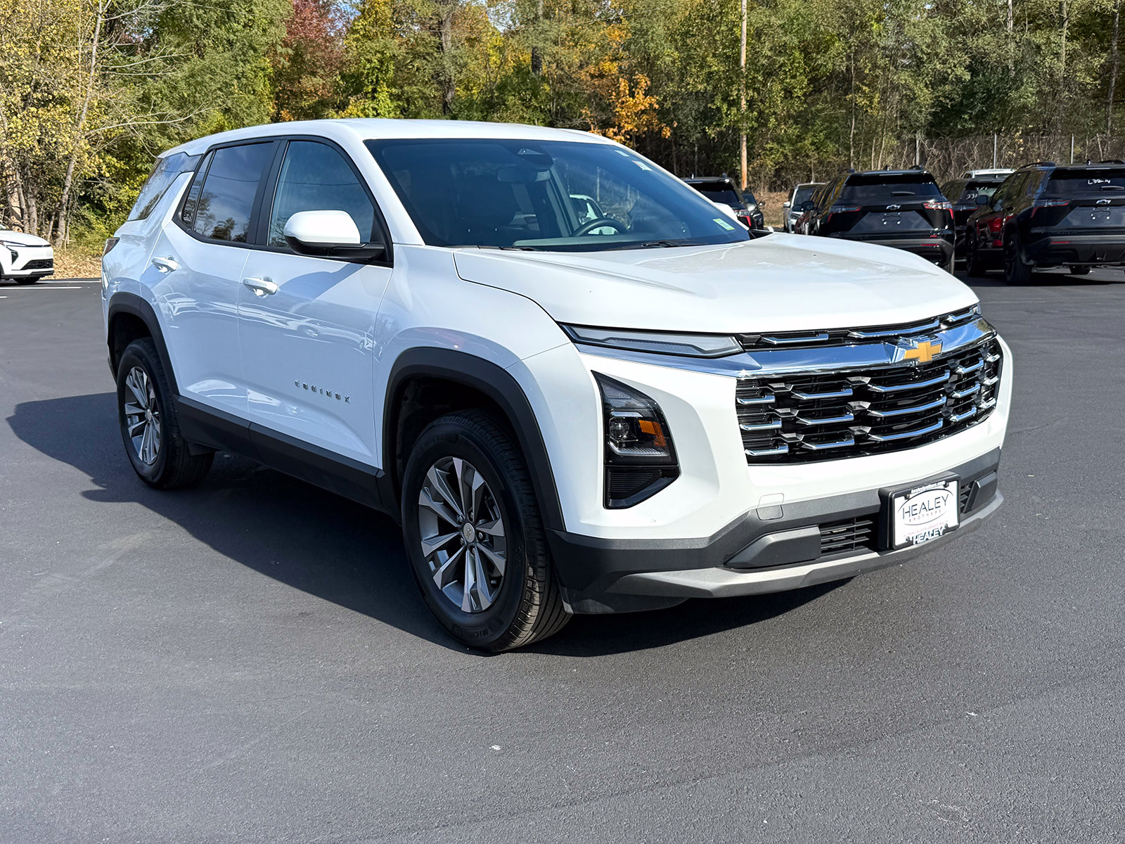 Photo view of 2026 Chevrolet Equinox in White