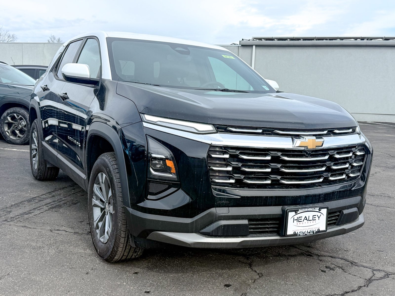 Photo view of 2026 Chevrolet Equinox in Black
