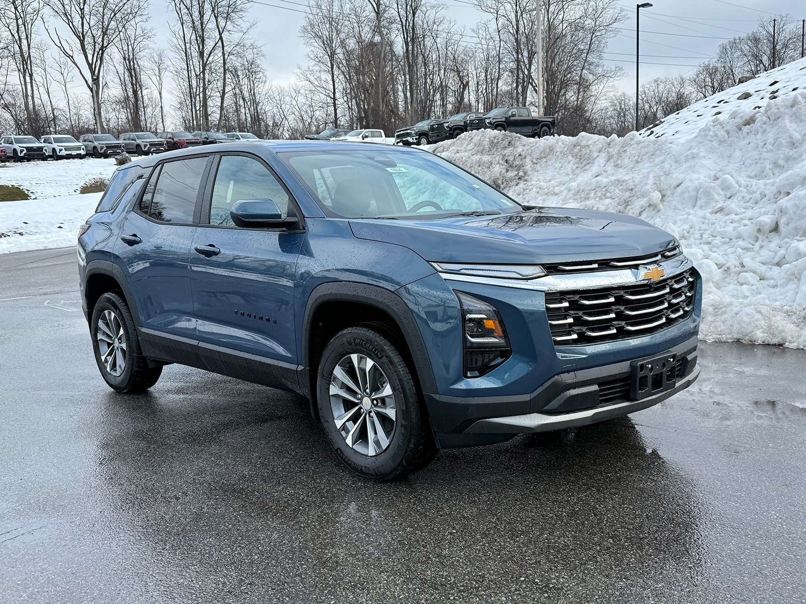 Photo view of 2026 Chevrolet Equinox in Blue