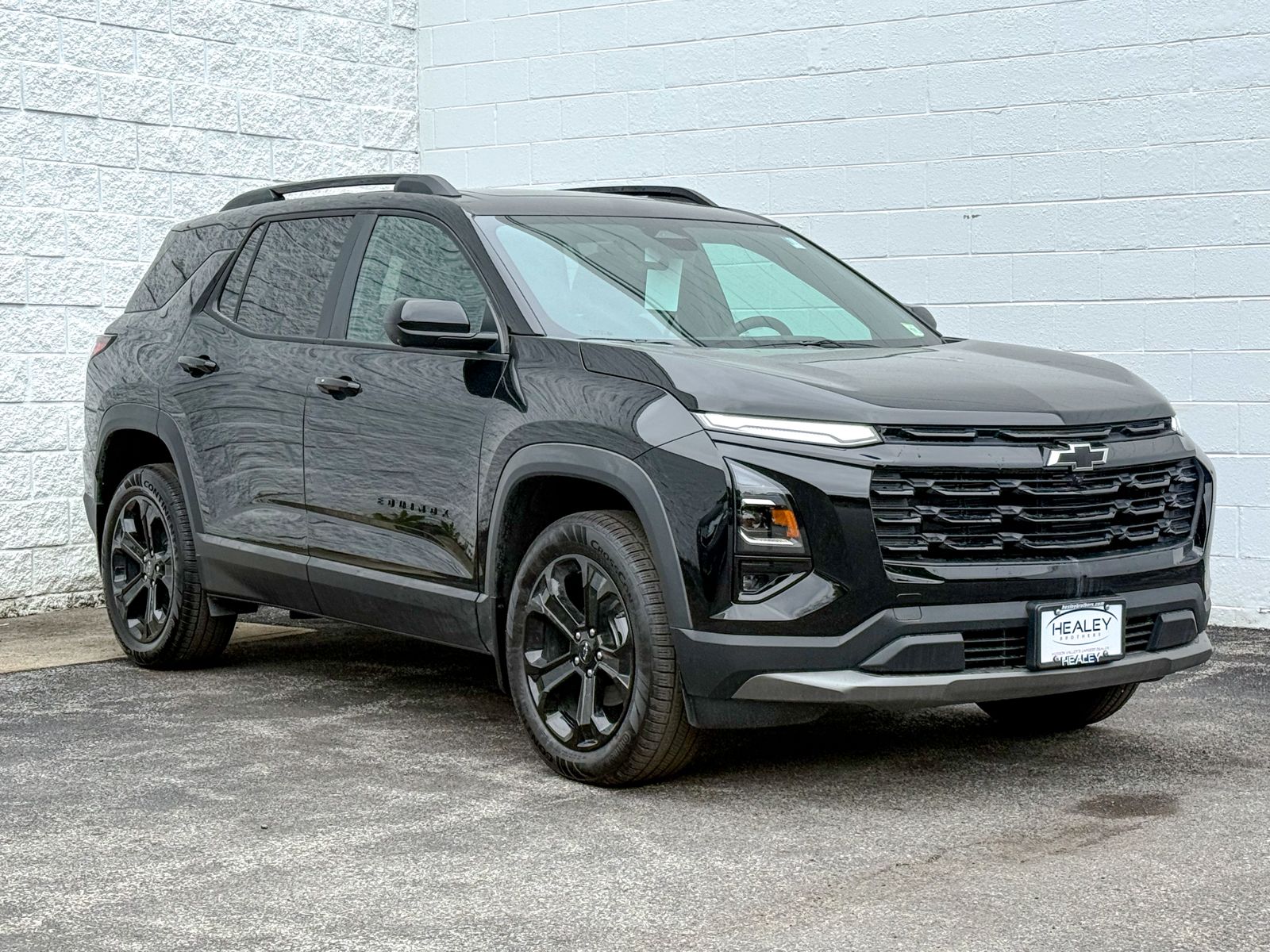 Photo view of 2026 Chevrolet Equinox in Black
