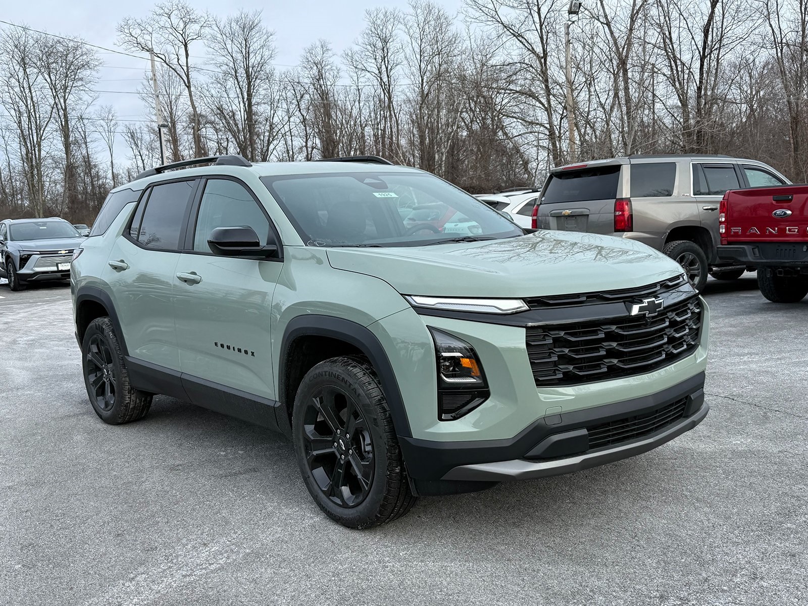 Photo view of 2026 Chevrolet Equinox in Green