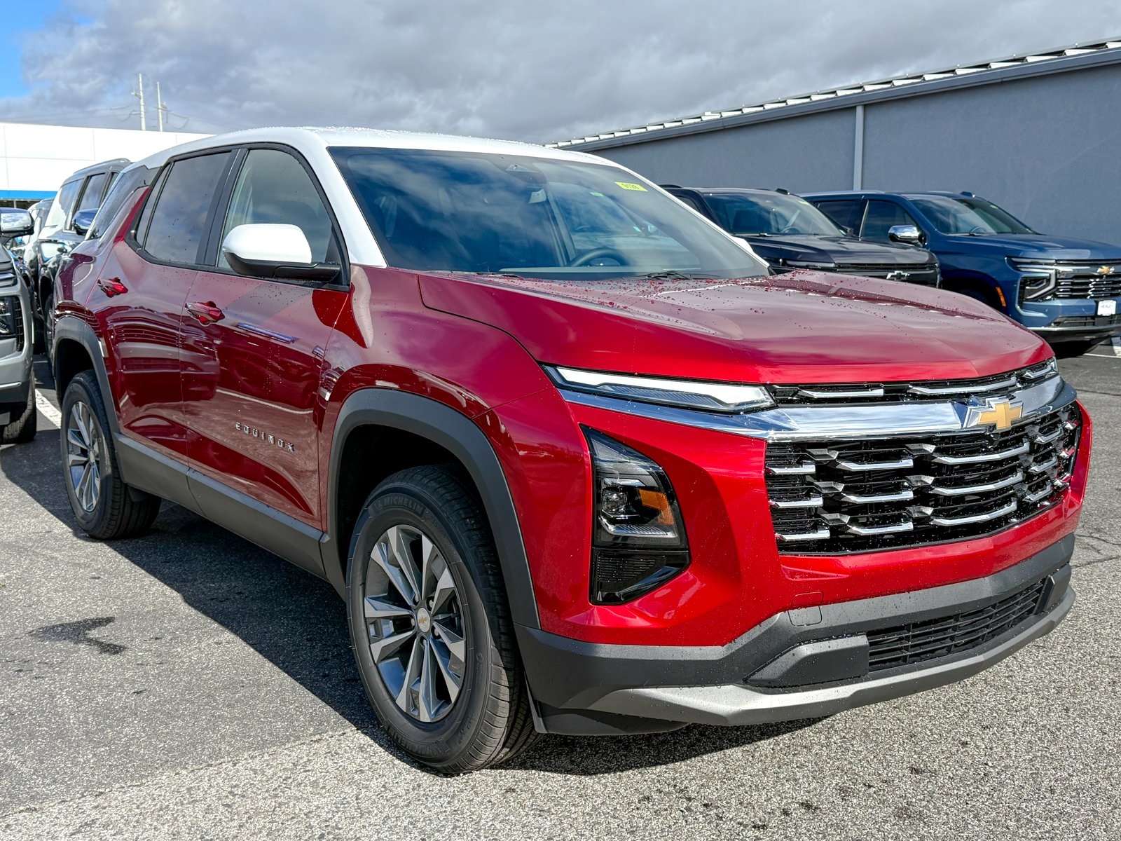 Photo view of 2026 Chevrolet Equinox in Red