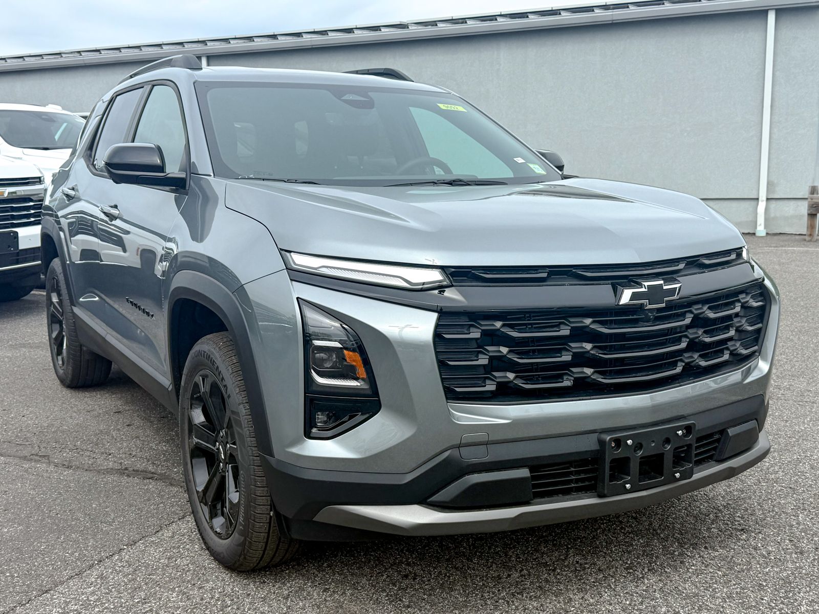 Photo view of 2026 Chevrolet Equinox in Gray