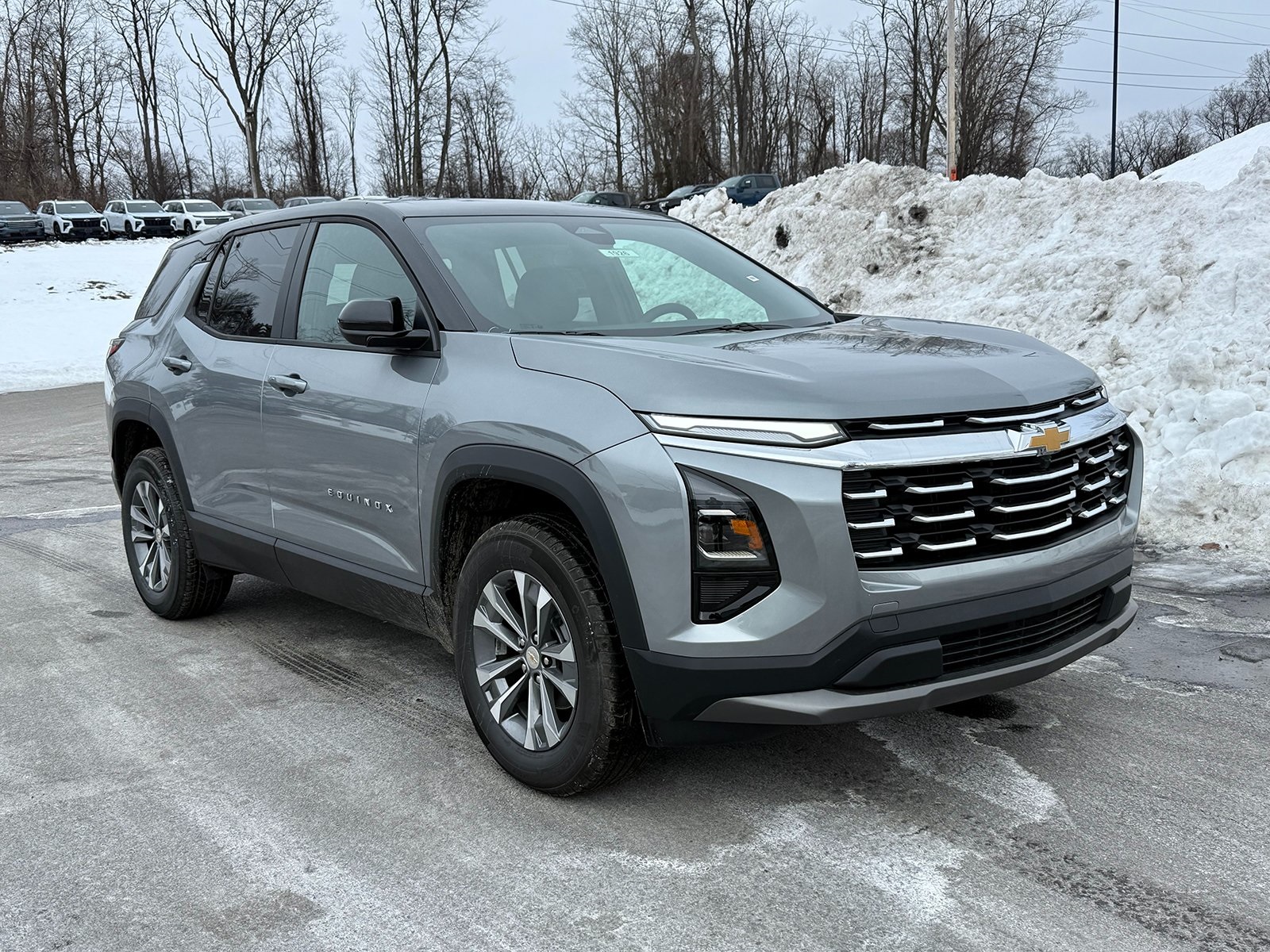 Photo view of 2026 Chevrolet Equinox in Gray