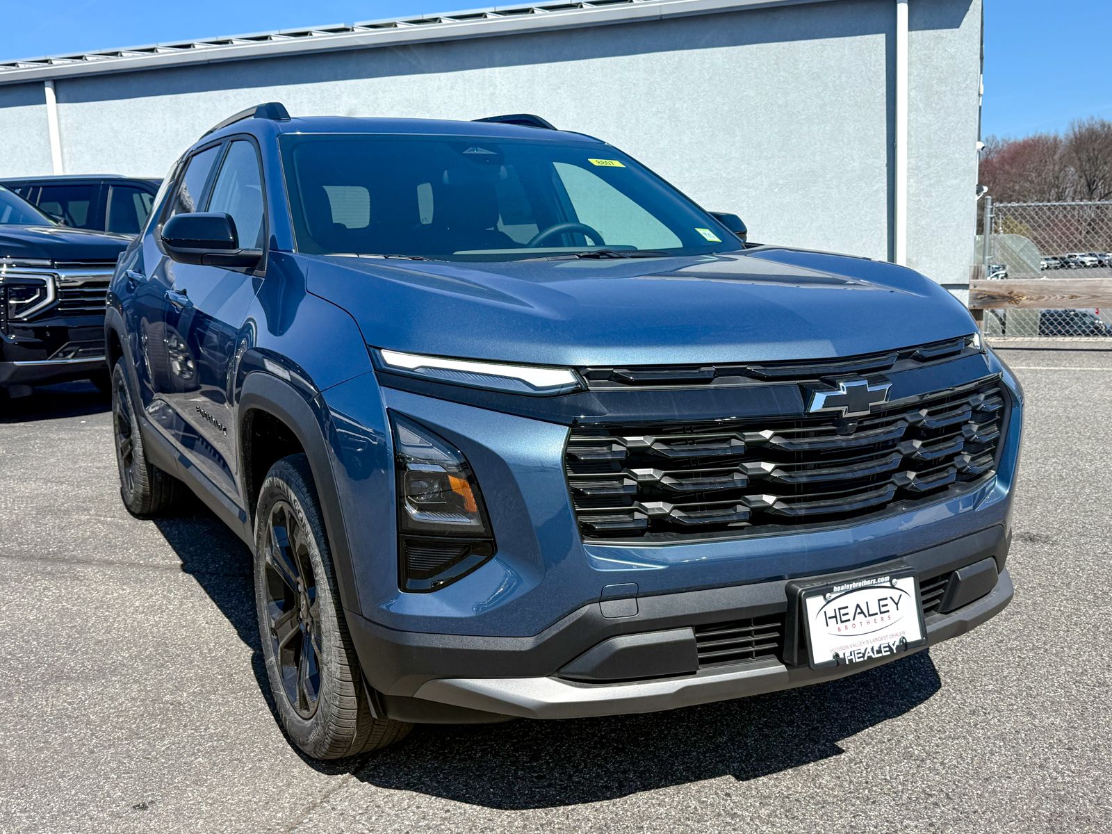 Photo view of 2026 Chevrolet Equinox in Blue