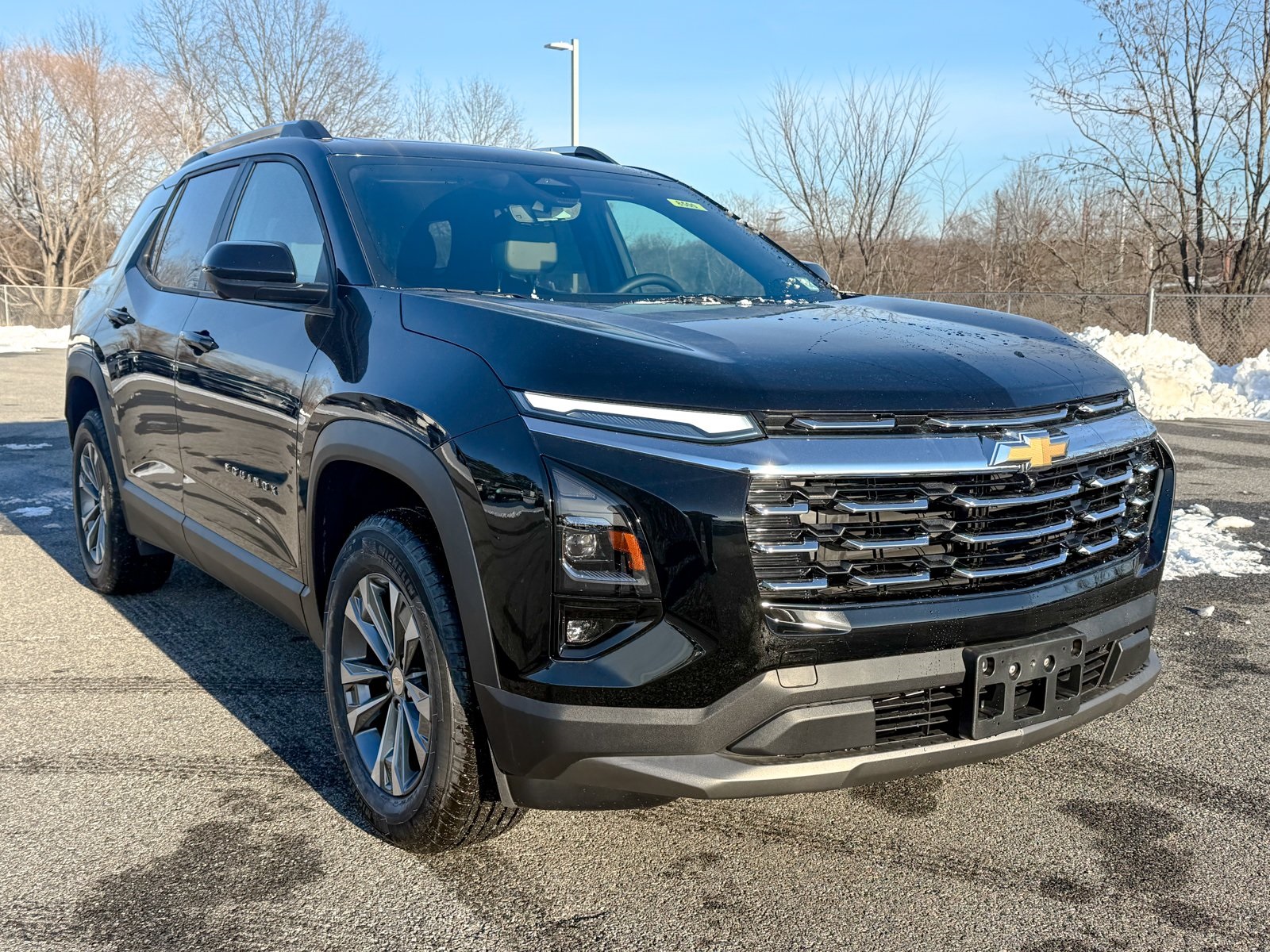 Photo view of 2026 Chevrolet Equinox in Black