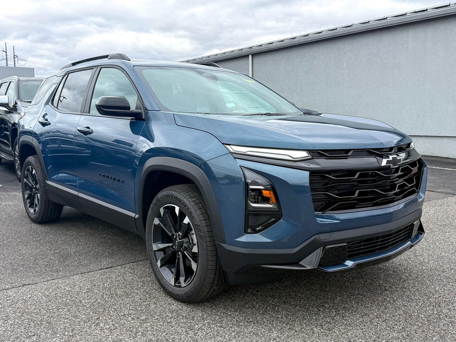 Photo view of 2026 Chevrolet Equinox in Blue