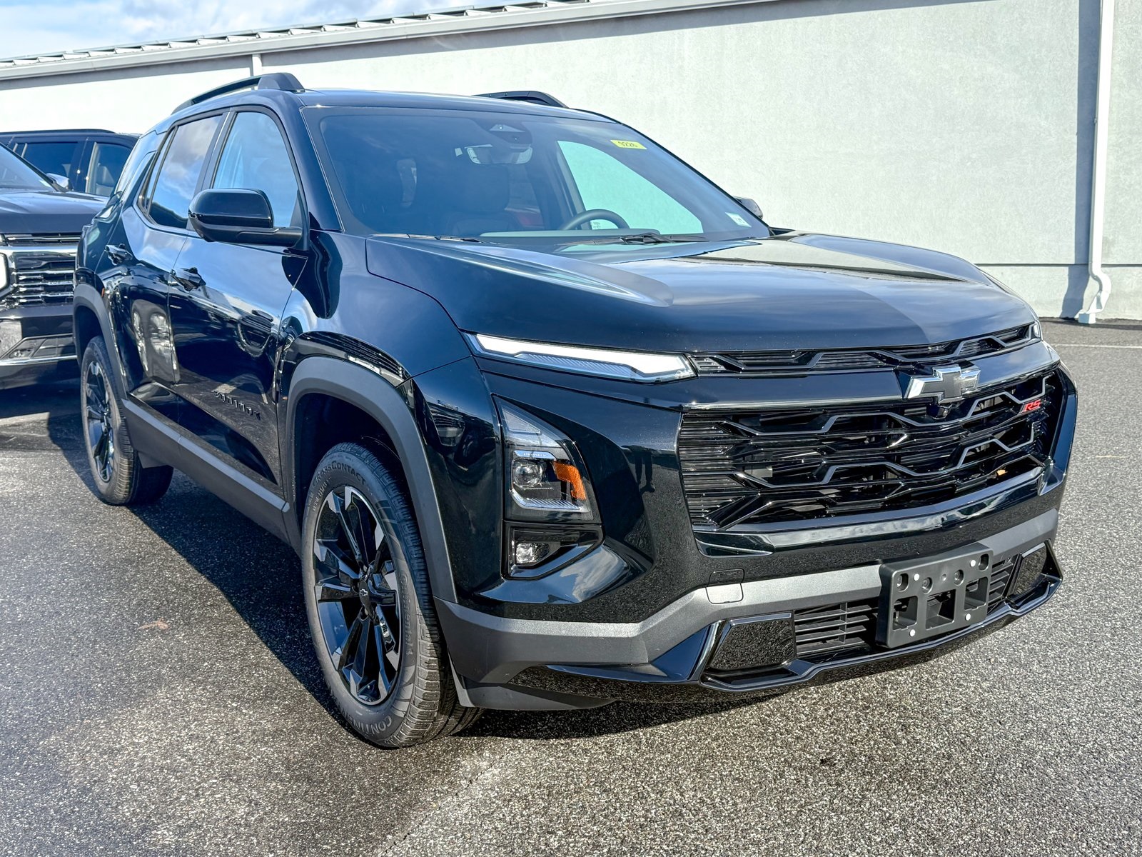 Photo view of 2026 Chevrolet Equinox in Black