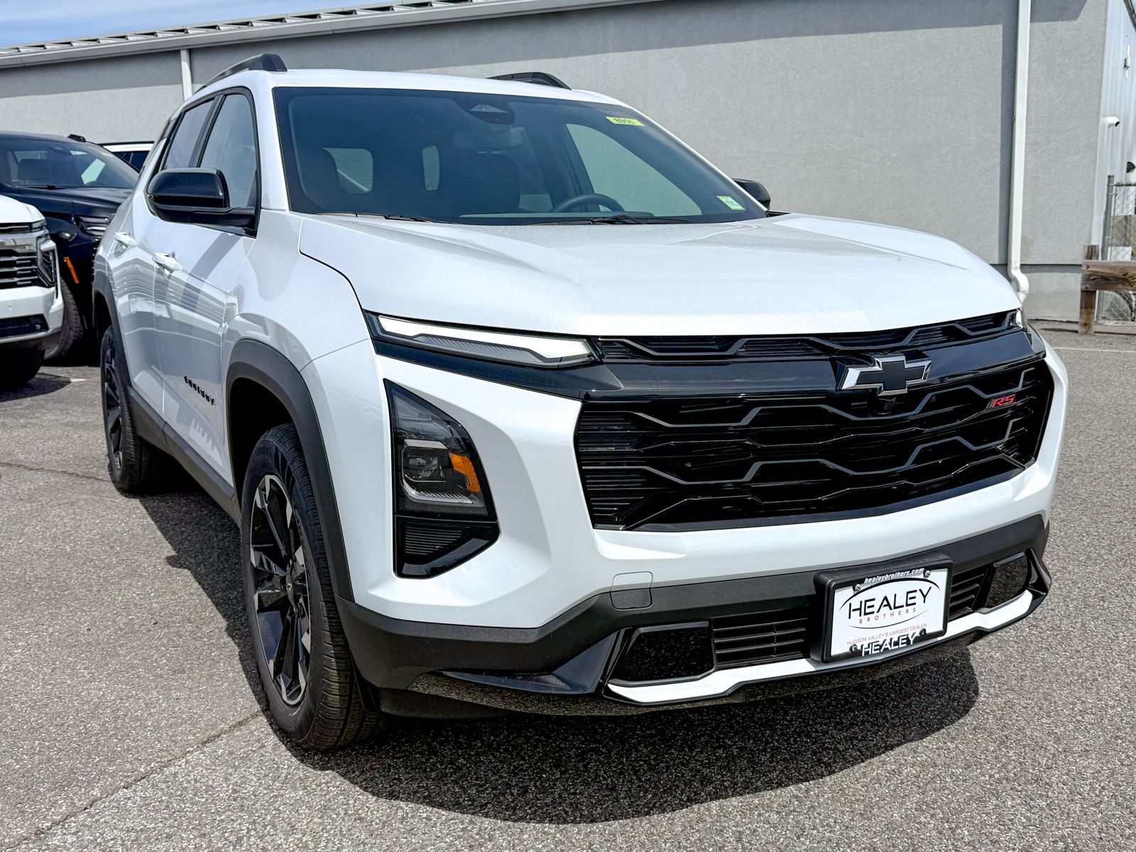 Photo view of 2026 Chevrolet Equinox in White