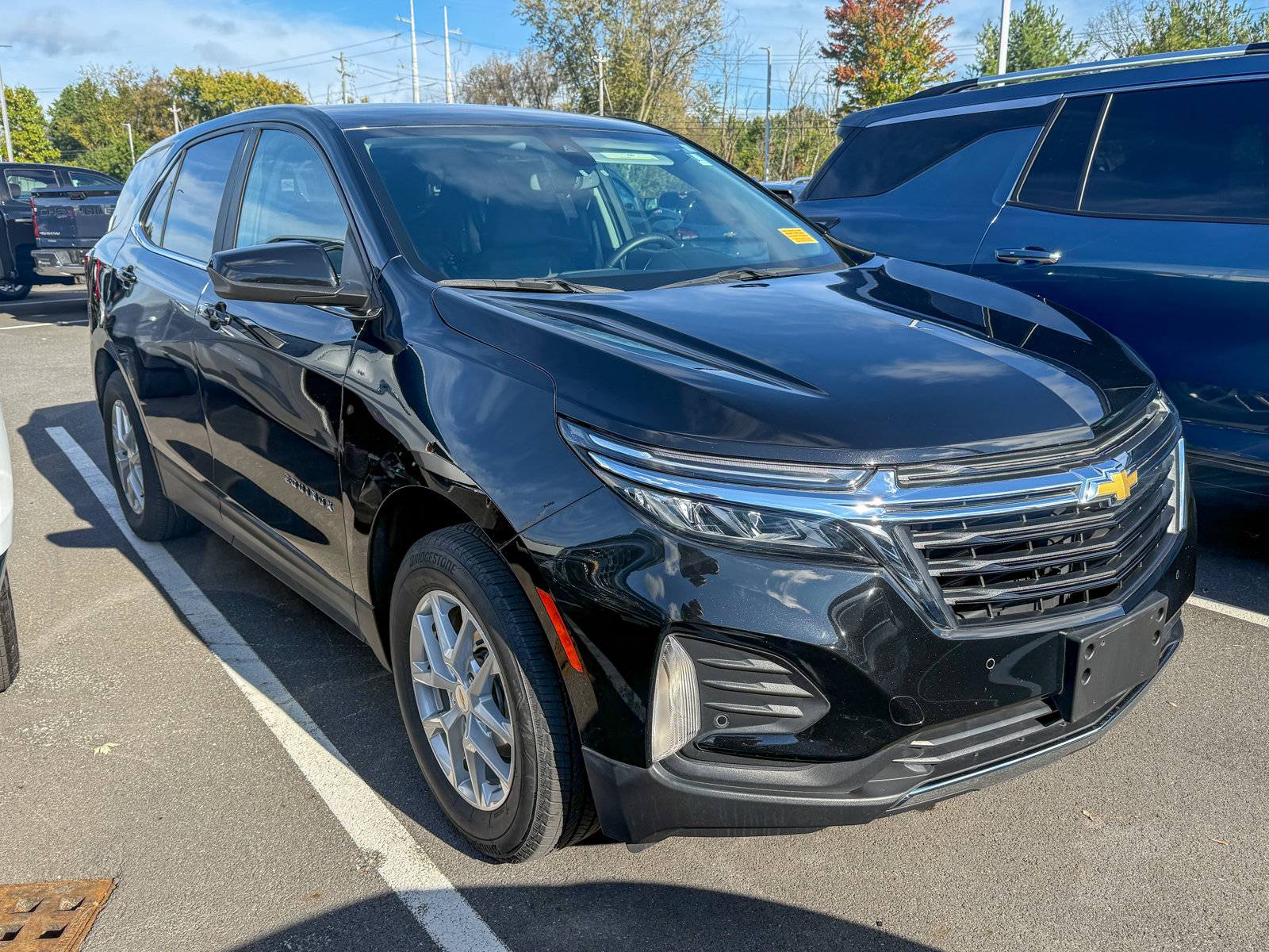 Photo view of 2024 Chevrolet Equinox in Black