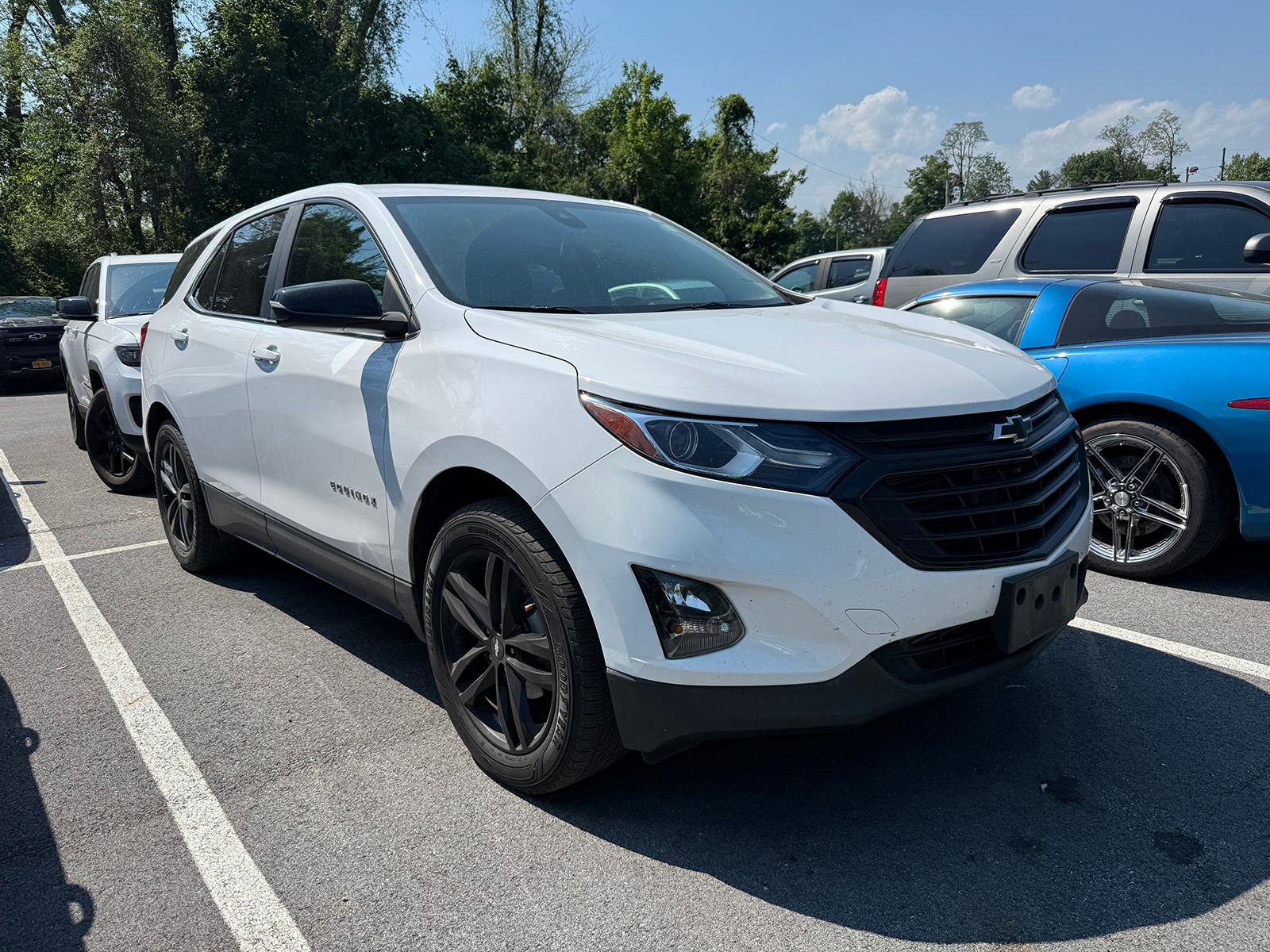 Photo view of 2021 Chevrolet Equinox in White