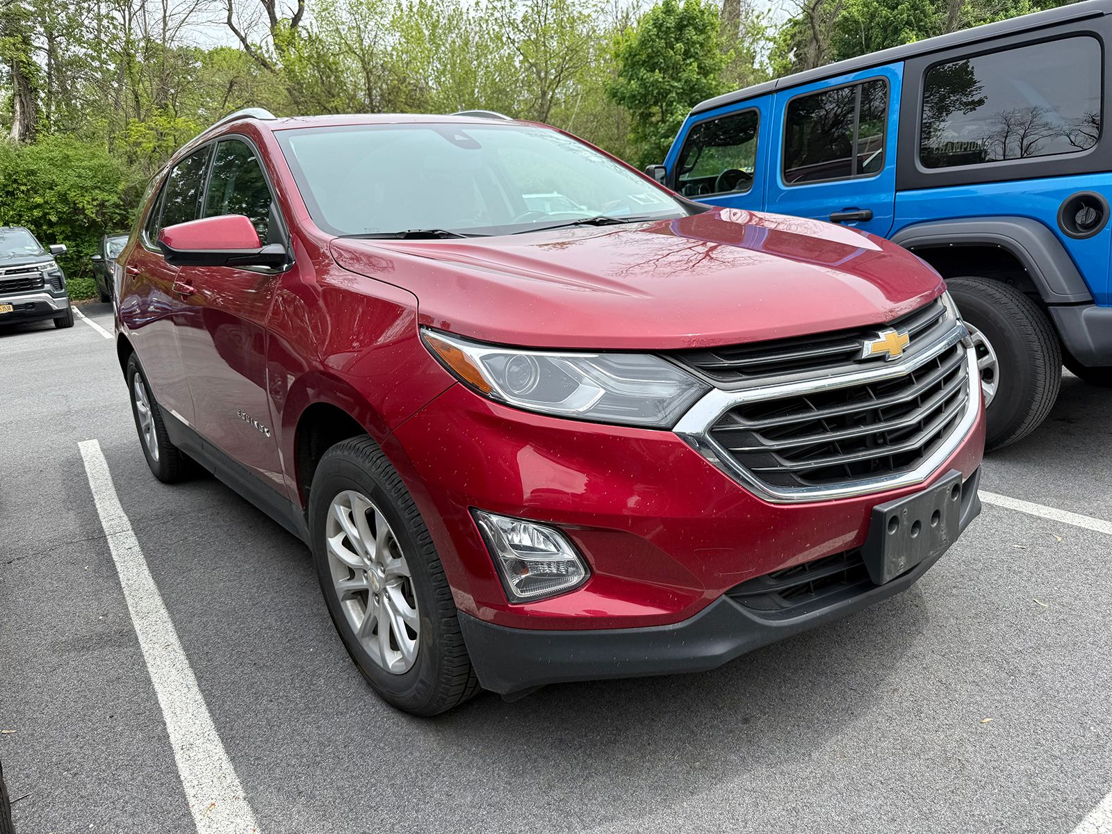 Photo view of 2020 Chevrolet Equinox in Red
