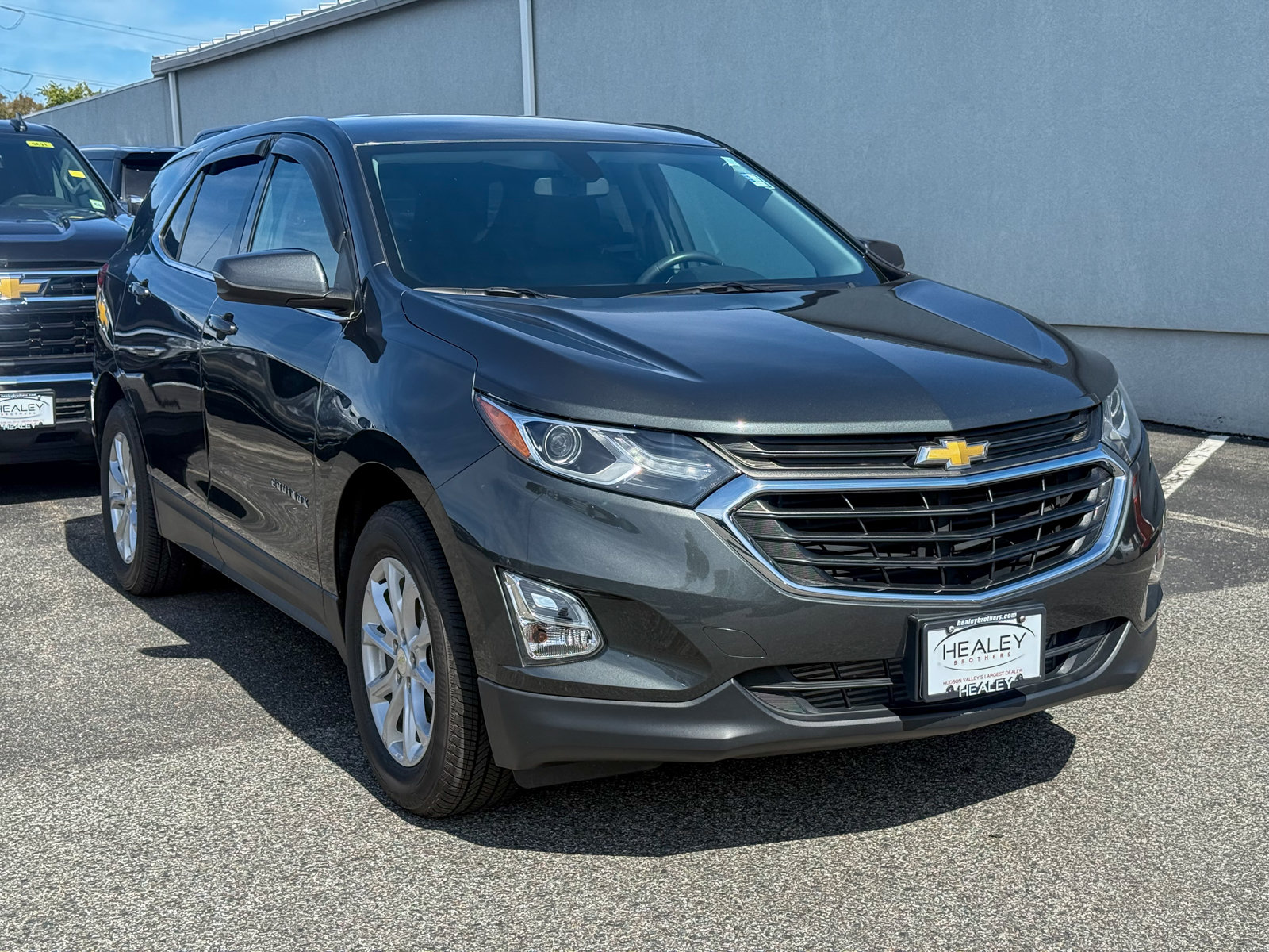 Photo view of 2019 Chevrolet Equinox in Gray