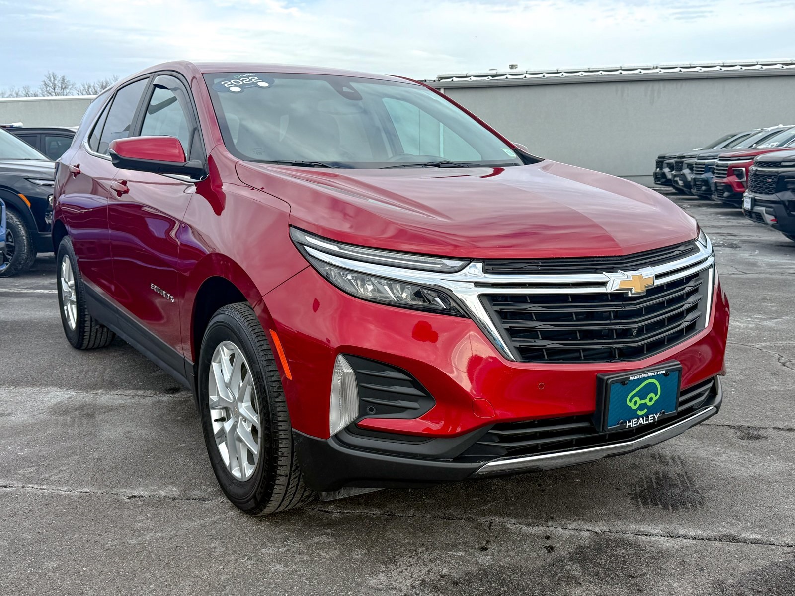 Photo view of 2022 Chevrolet Equinox in Red